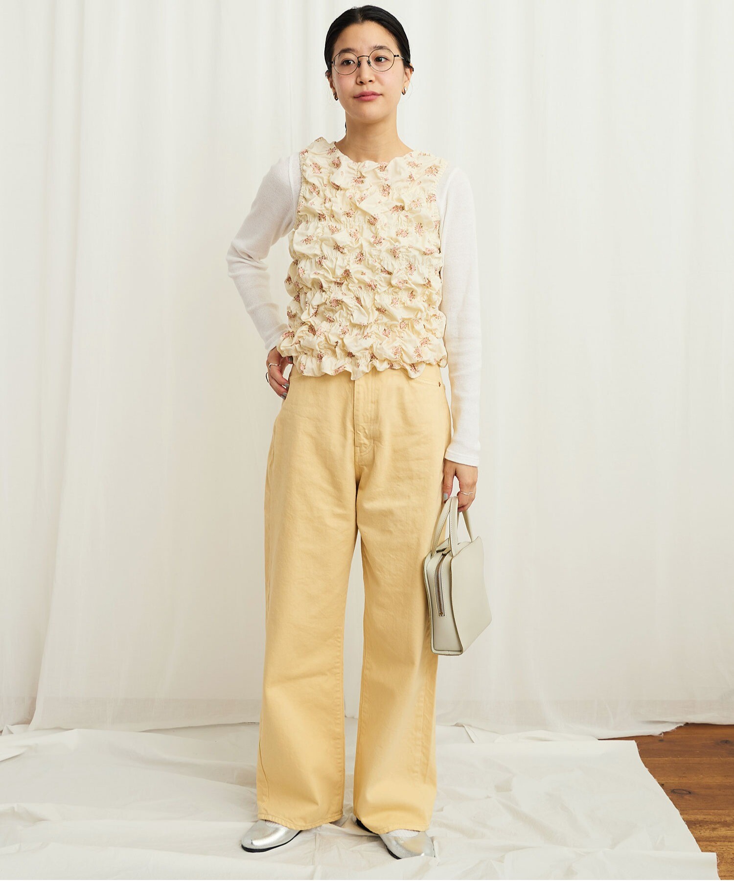 【美品　実物写真あり】Jacquard Docking Blouseホワイト Floral Jacquard High Neck Blouse