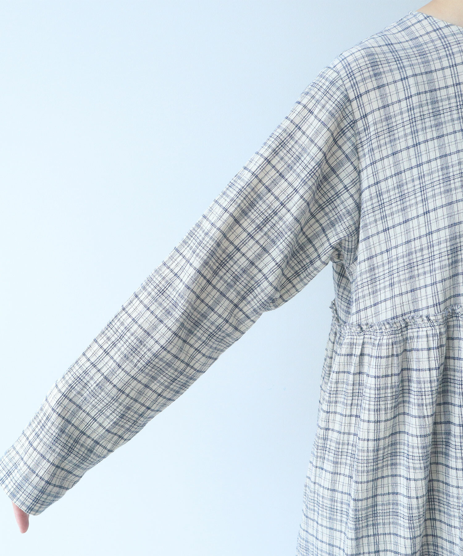 bulle de savon チェック花柄 おおきなおはなチェックワンピース bulle de savon（ビュルデサボン）の「おおきなはなチェックワンピース