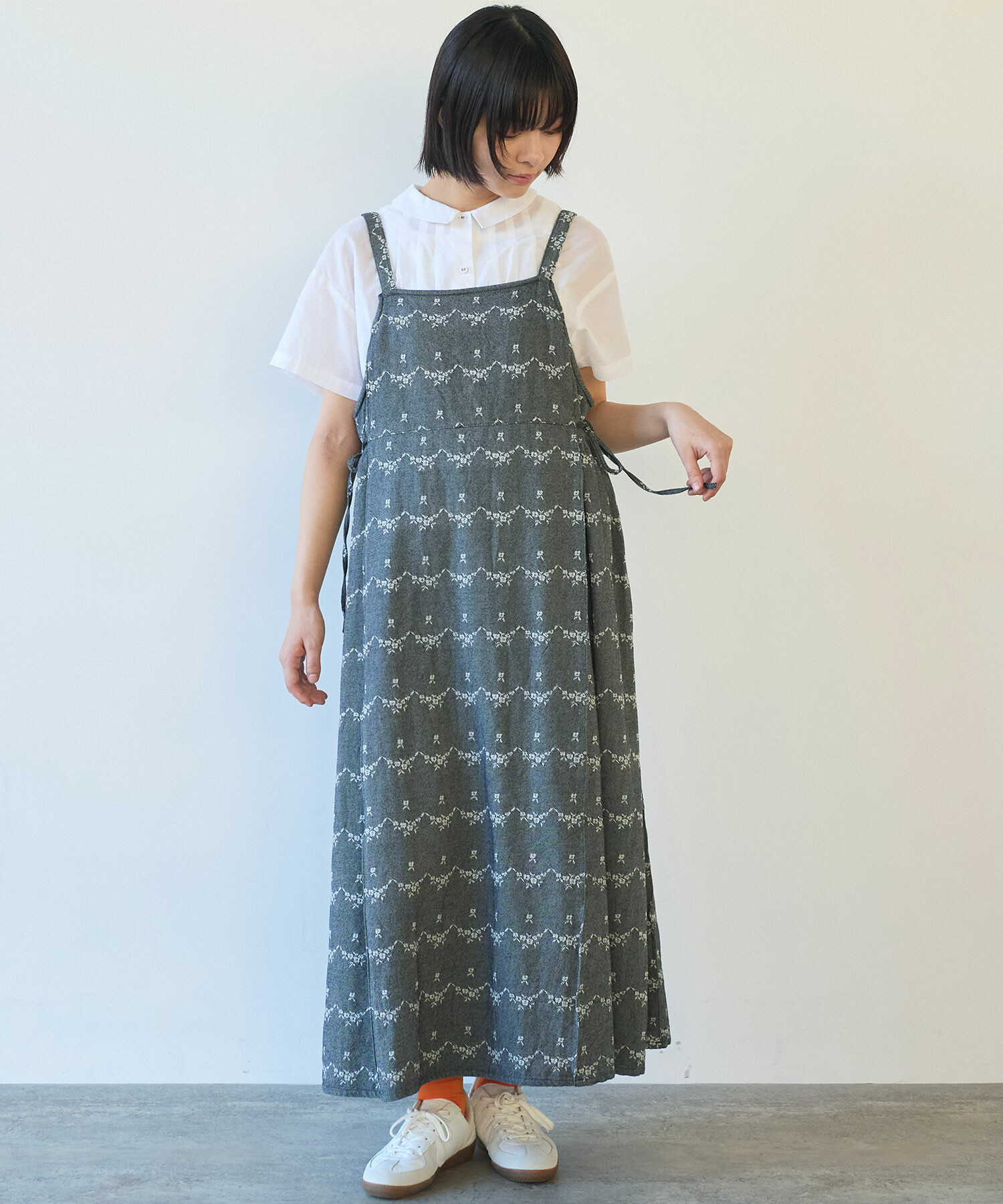 ☘️25新作 ♡ Aje アジュ 白デニムロングワンピース 新品♡　003 ♦️人気新作 新品 Aje 白ロングワンピース - メルカリ