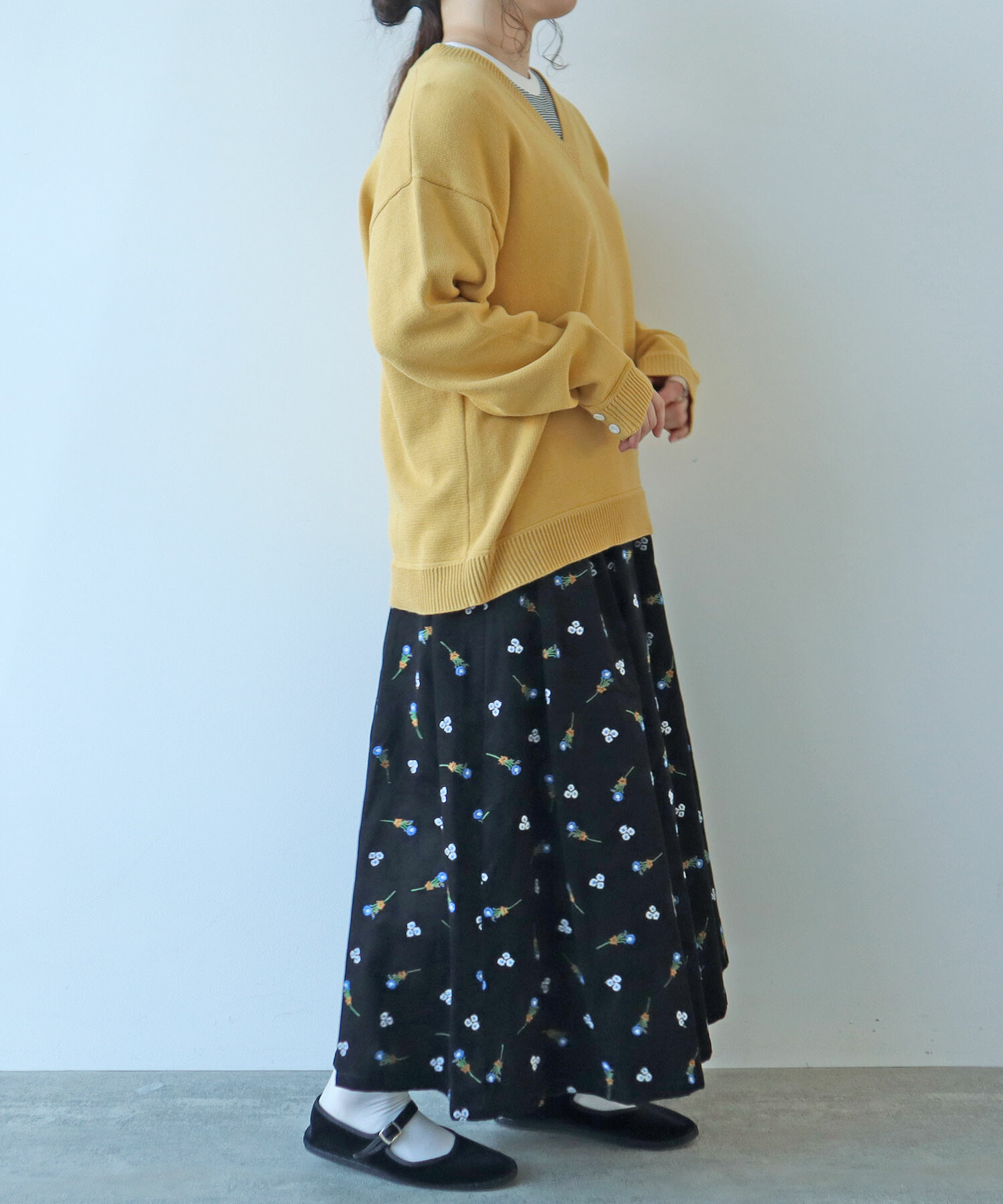 AMBIDEX Store ○○ シュウメイギク 刺繍 スカート(F クロ): bulle de