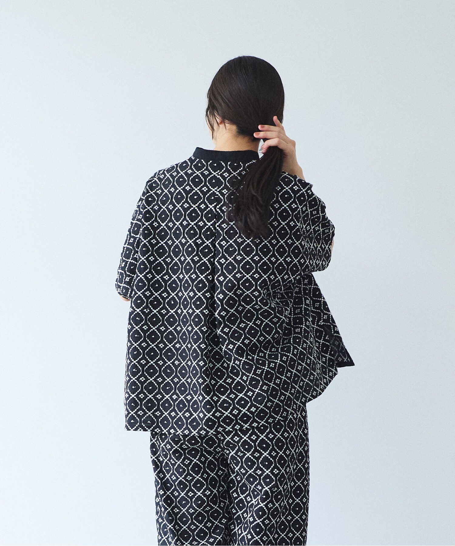 AMBIDEX Store 単色刺繍 squareブラウス (F クロ): yuni