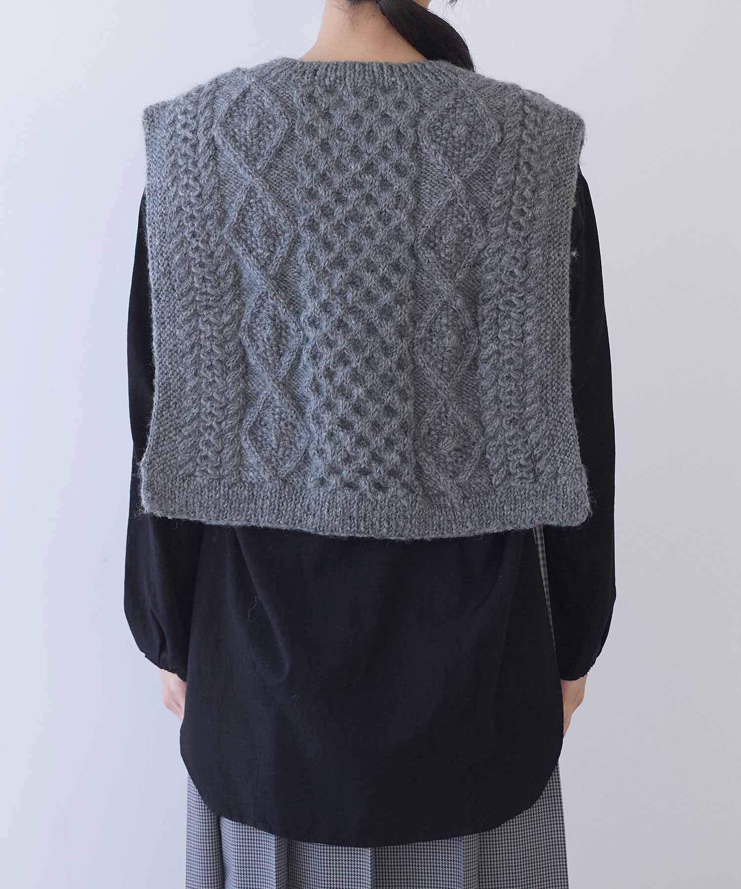 AMBIDEX Store ○ネパールハンドニット ベスト (F シロ): yuni