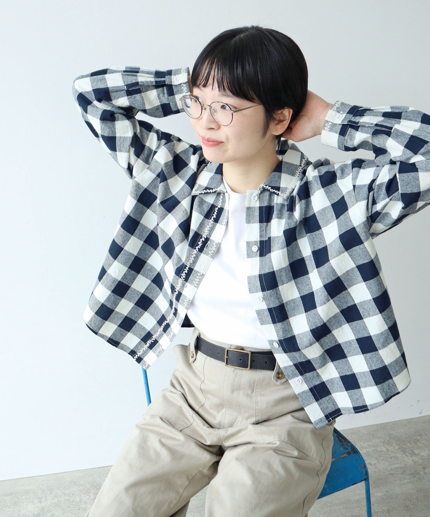 AMBIDEX Store ○平織りコットン ミモザ刺繍ショート丈ブラウス(F コン
