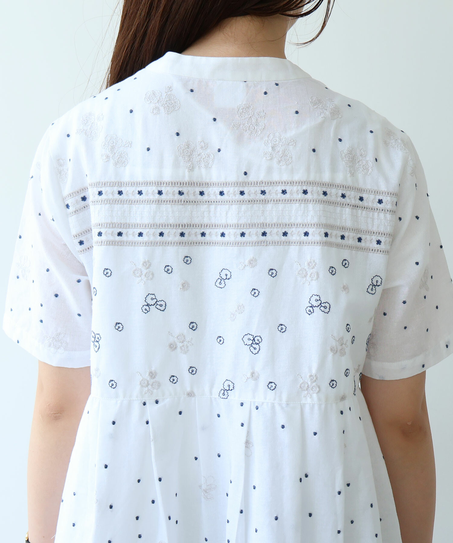 AMBIDEX Store ○ びわ刺繍 ワンピース(F シロ): bulle de savon