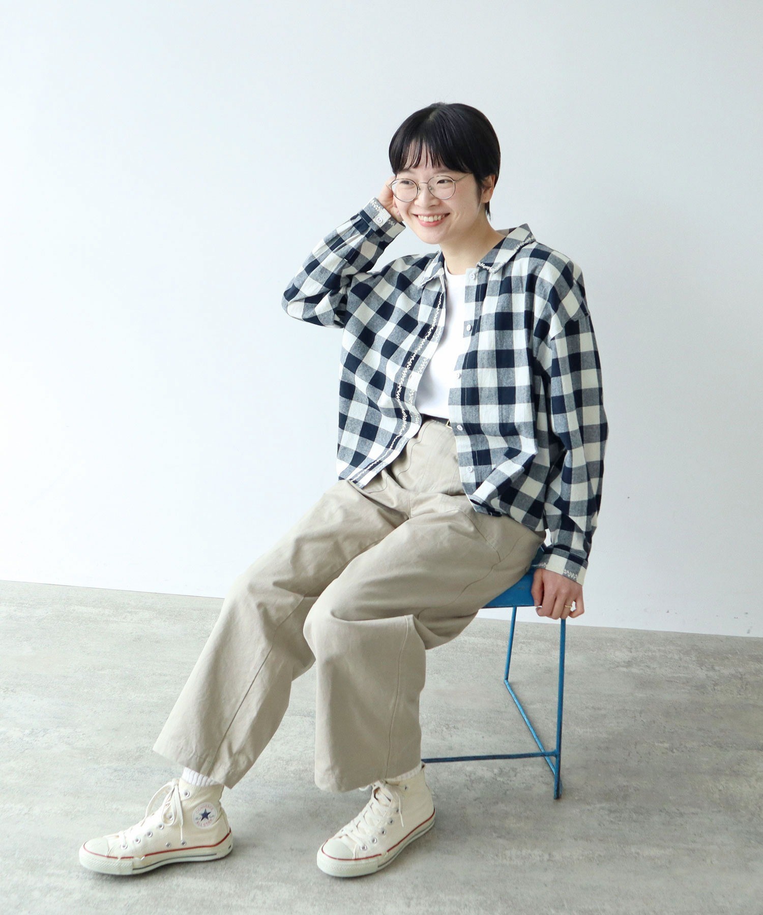 AMBIDEX Store ○平織りコットン ミモザ刺繍ショート丈ブラウス(F コン