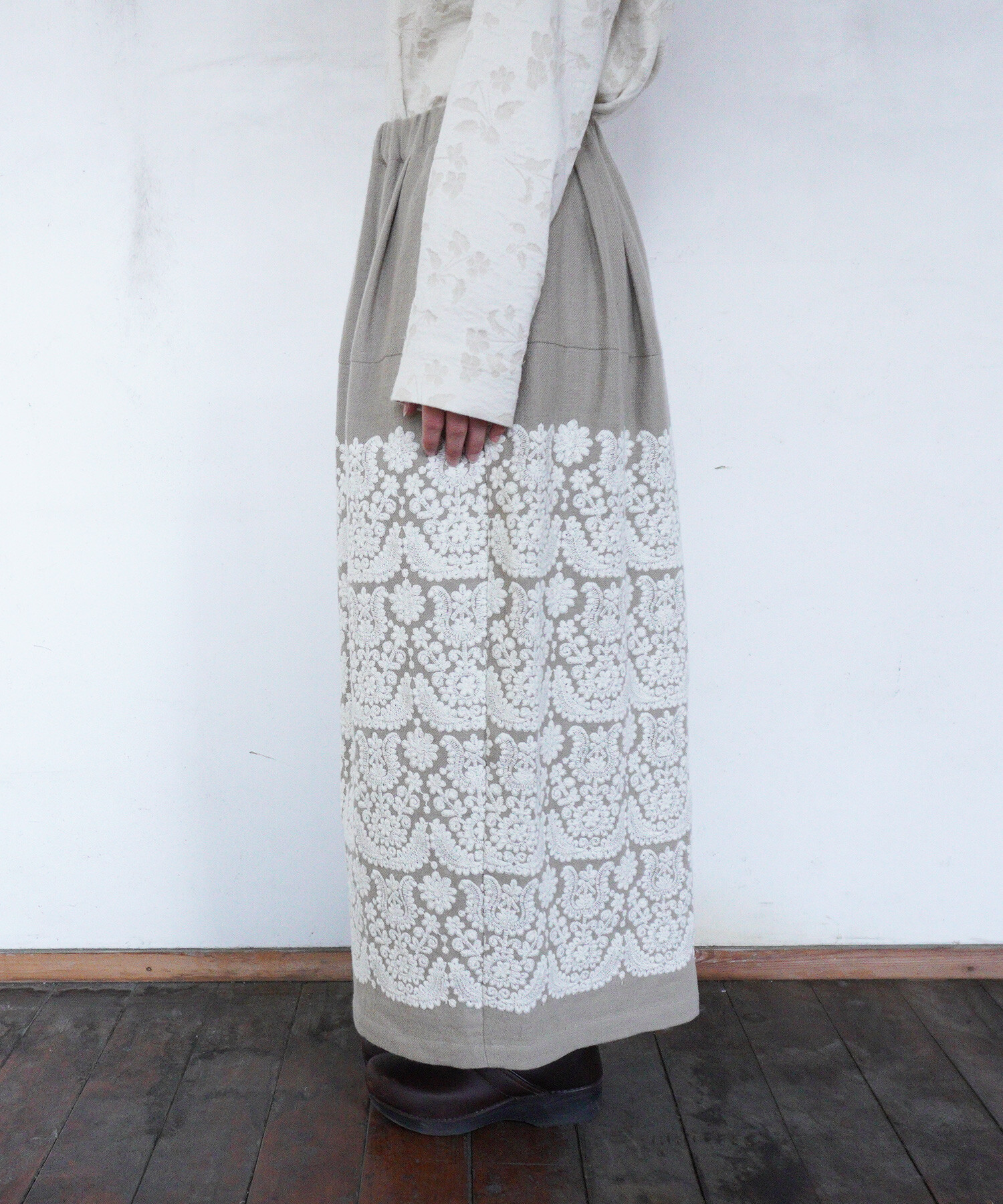 えりんぎページ AMBIDEX Store 〇irasos embroidery コクーンスカート(F ベージュ