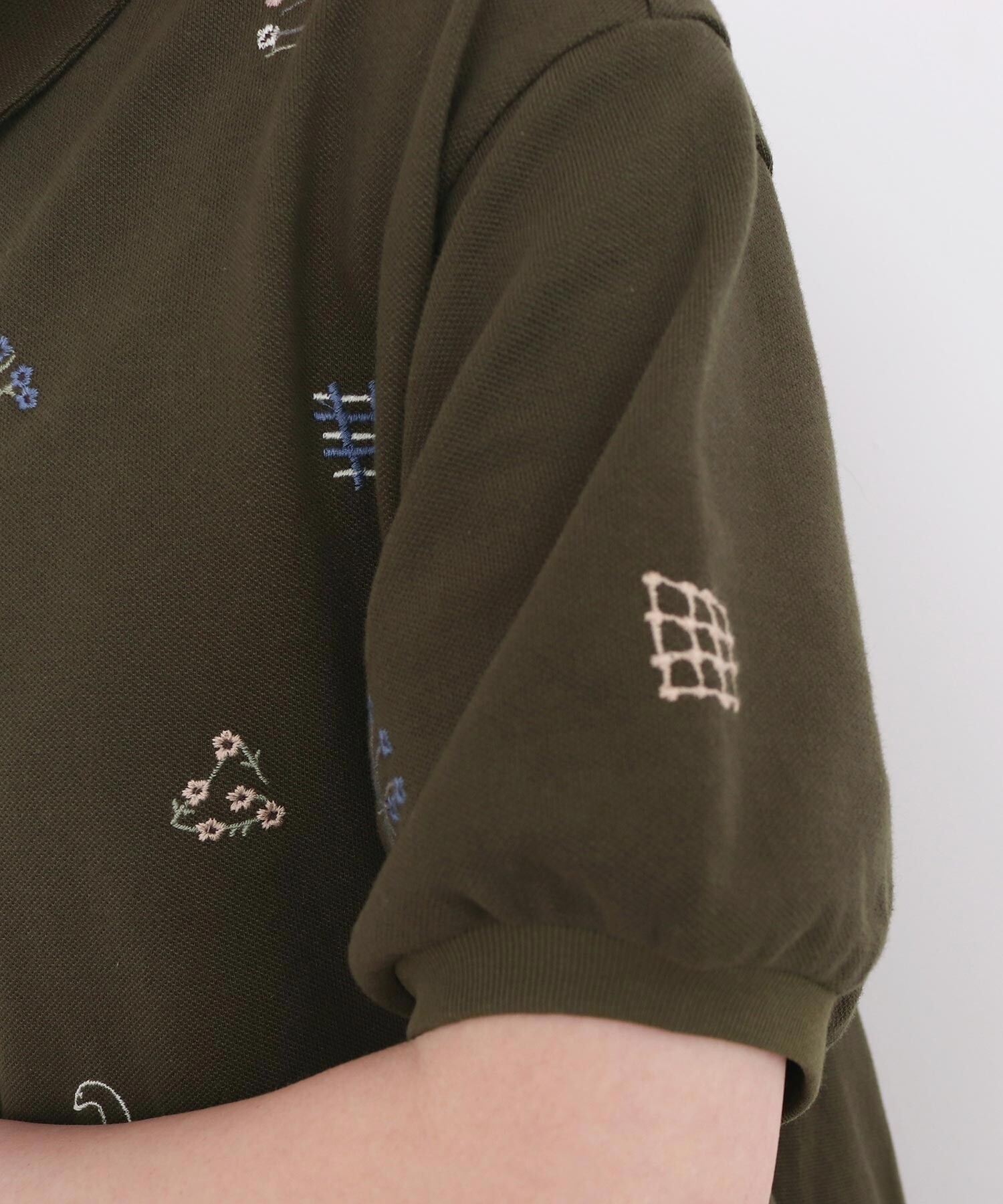 国内外の人気が集結 AMBIDEX Store ○まるさんかくしかく刺繍 ポロシャツワンピース ワンピース