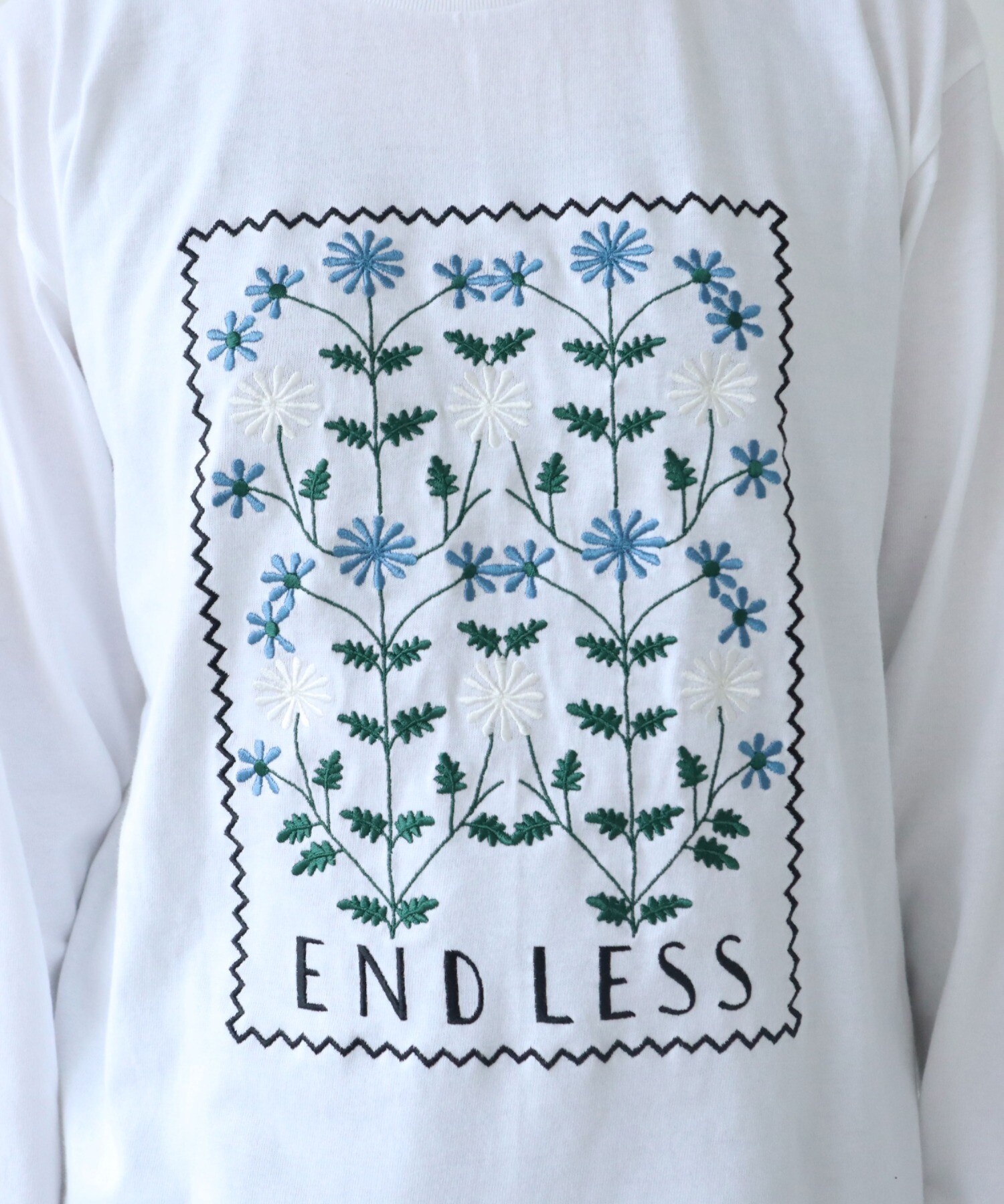 AMBIDEX Store ○【WEB限定】souvenir embroidery 長袖Tシャツ(F シロ 