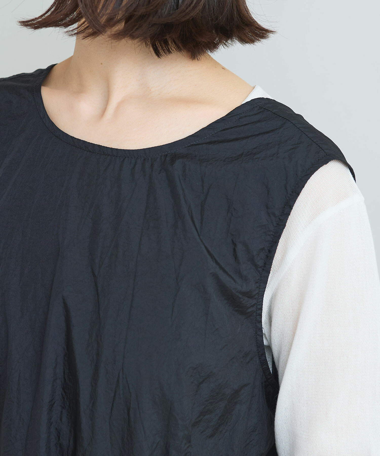 AMBIDEX Store ○〇ブライトナイロンイブキ ノースリ ブラウス(F クロ