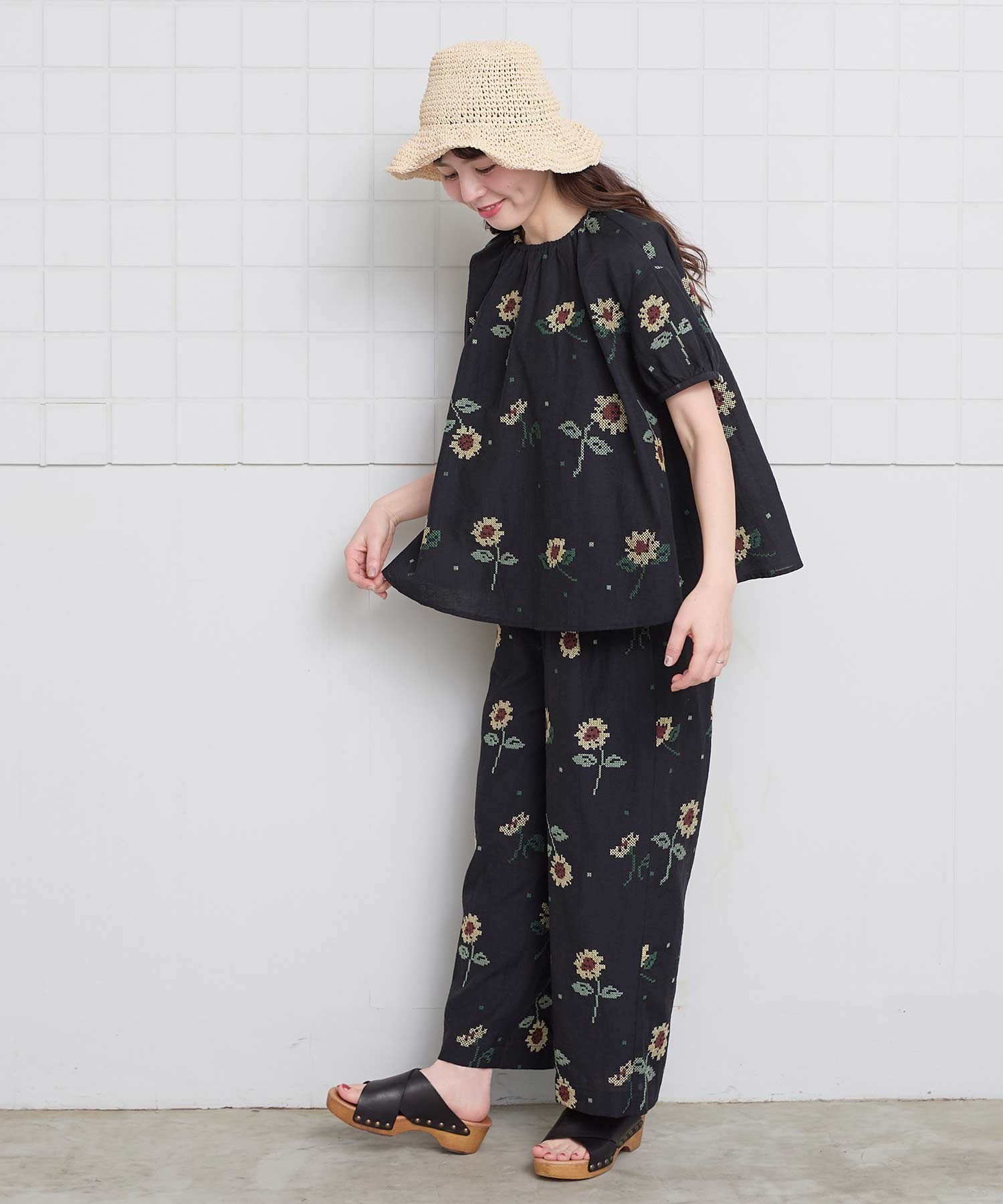 AMBIDEX Store 【予約販売】クロスステッチ ひまわり刺繍ブラウス(F