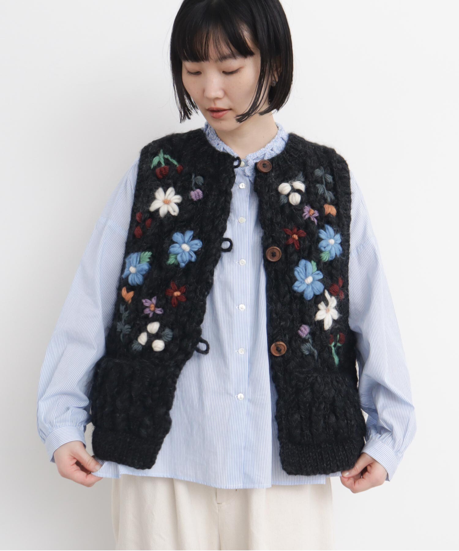 AMBIDEX Store △〇ネパールハンドニット 雪のような刺繍ベスト(F キナリ): l'atelier du savon