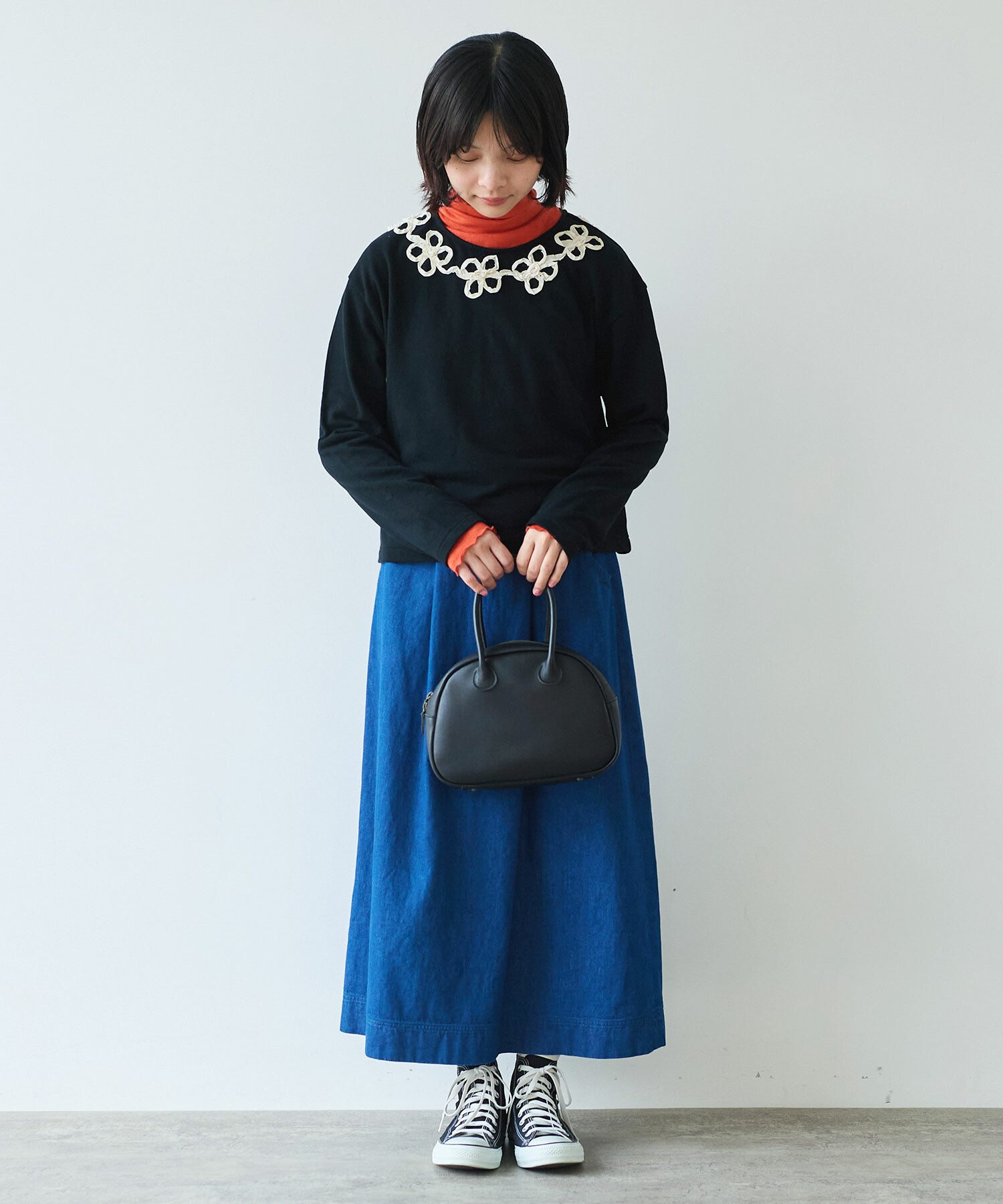 オリジナル　刺しゅう AMBIDEX Store 〇 くるくるはなテープ刺繍 プルオーバー(F クロ