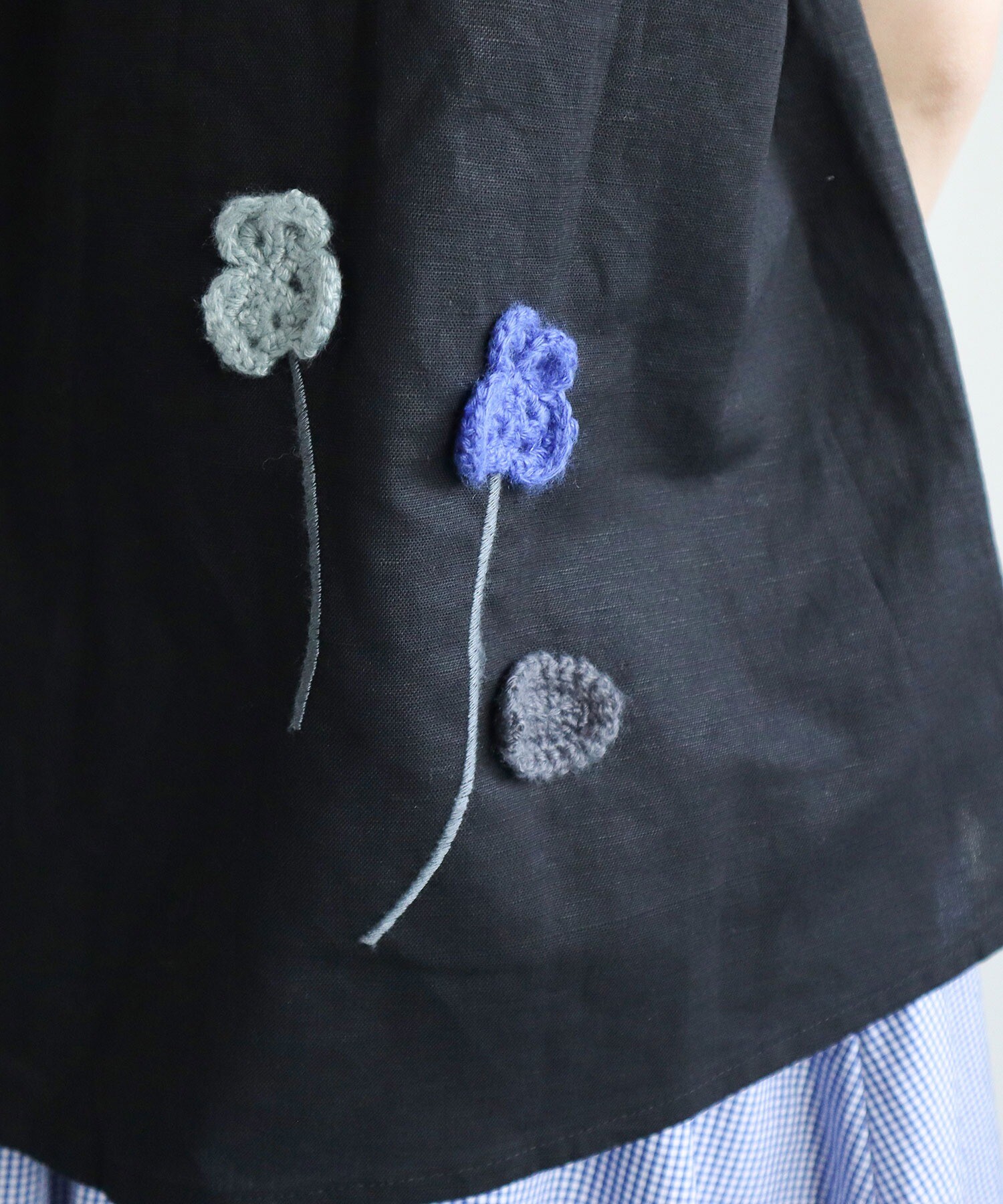 ○かぎ針刺繍　ゆら～としたお花のフレンチブラウス