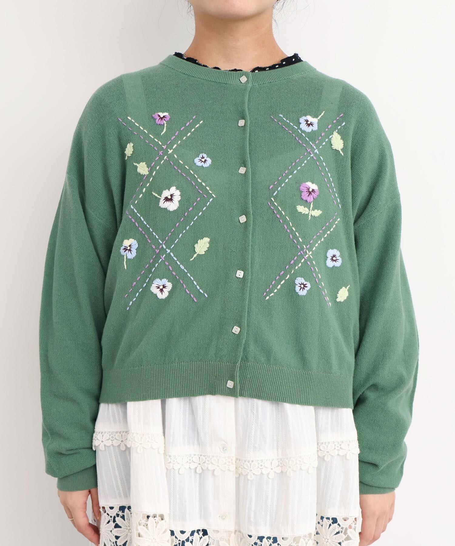 AMBIDEX Store 【予約販売】パンジーのお花 ハンド刺繍カーディガン(F