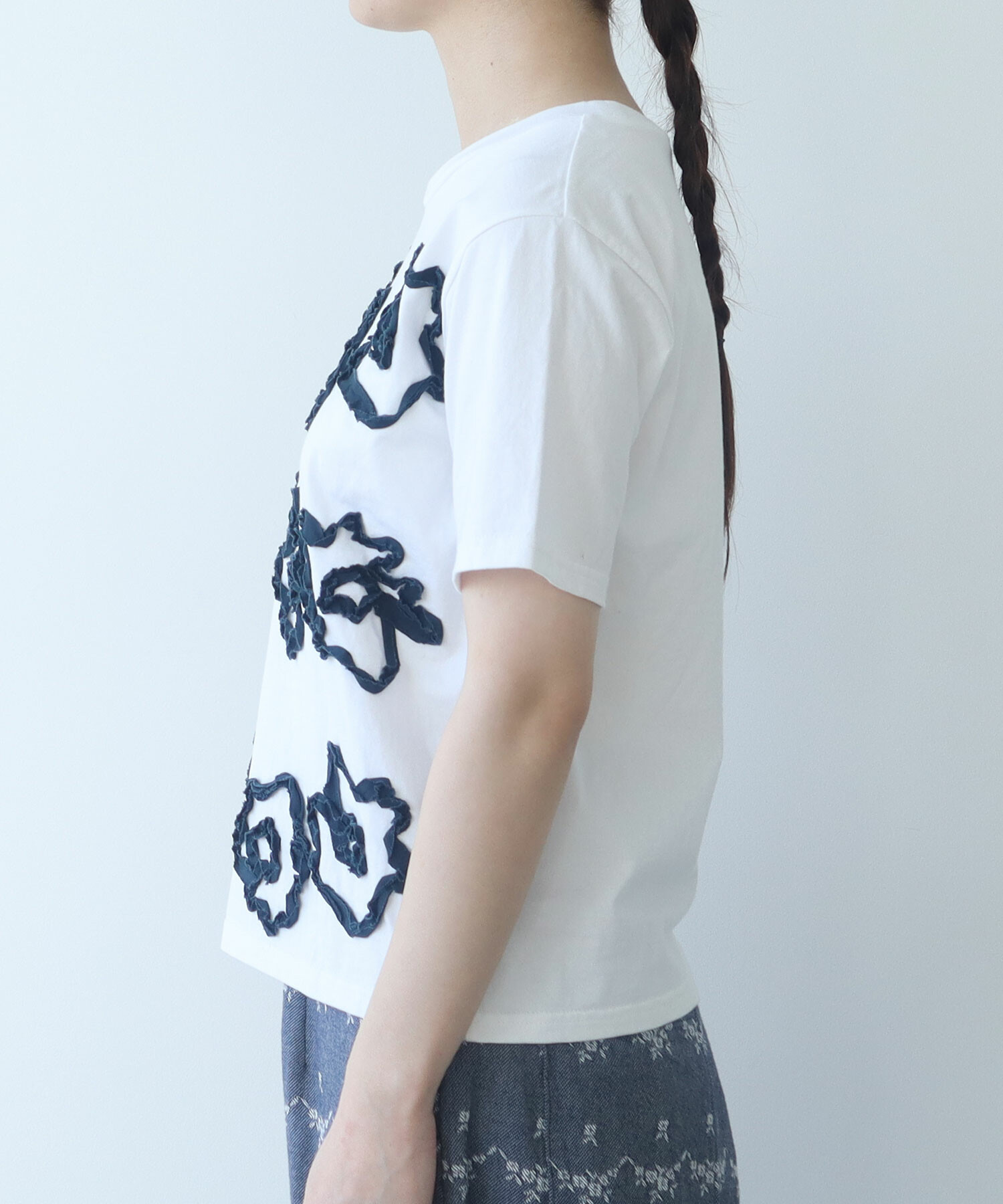 美品！DRAWER　カットワーク　クルーネック　カットソー　刺繍　ホワイト ARCHIVER tシャツ 「69」「it」ミドルウェイト クルーネック刺繍