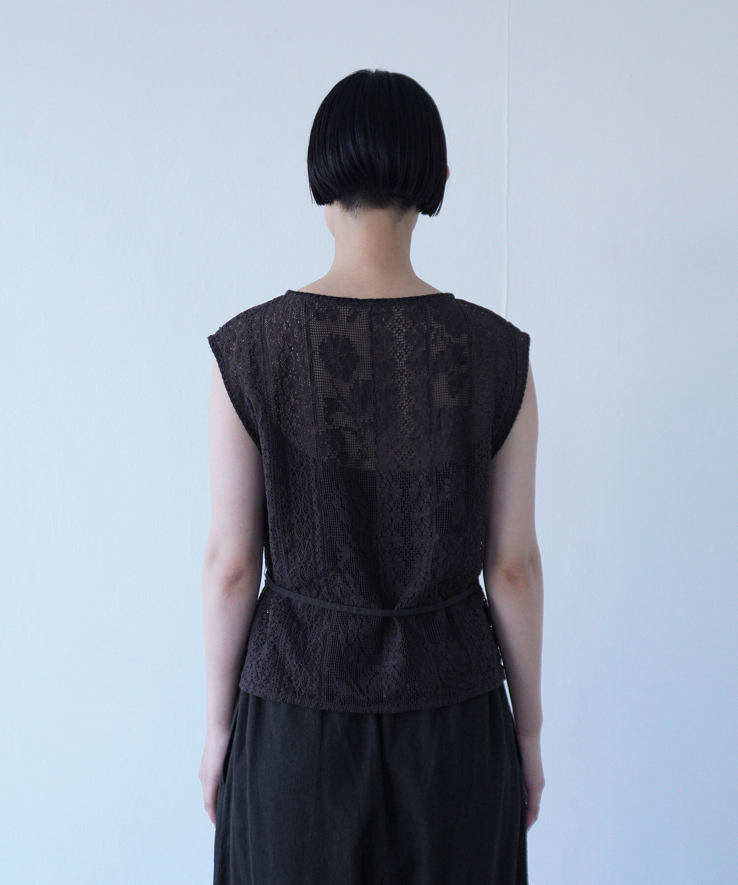 【新品・未使用】　エグランティーヌ　フリル付きブラックノースリーブジャンスカ livephoto_20.png
