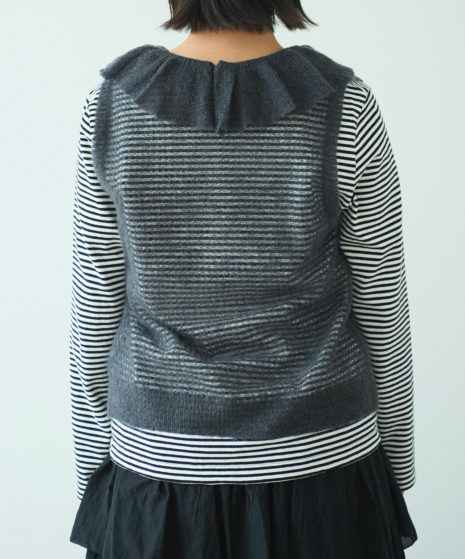 bulle de savon（ビュルデサボン）の「Lace×tulle frill ベスト