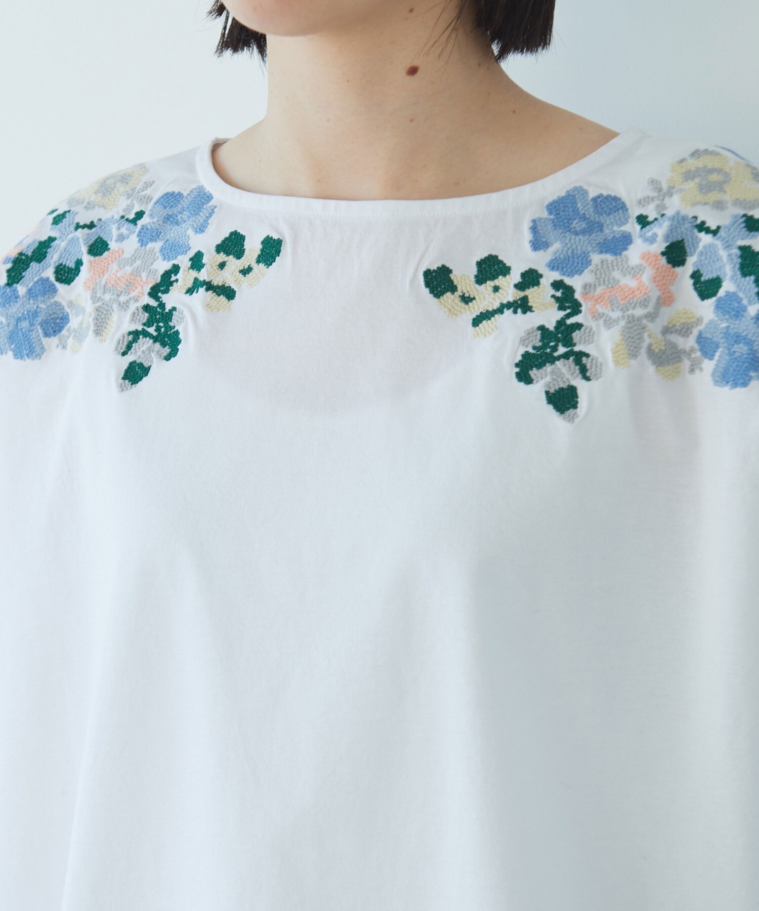 AMBIDEX Store △○花刺繍 袖フレアTシャツ(F クロ): yuni