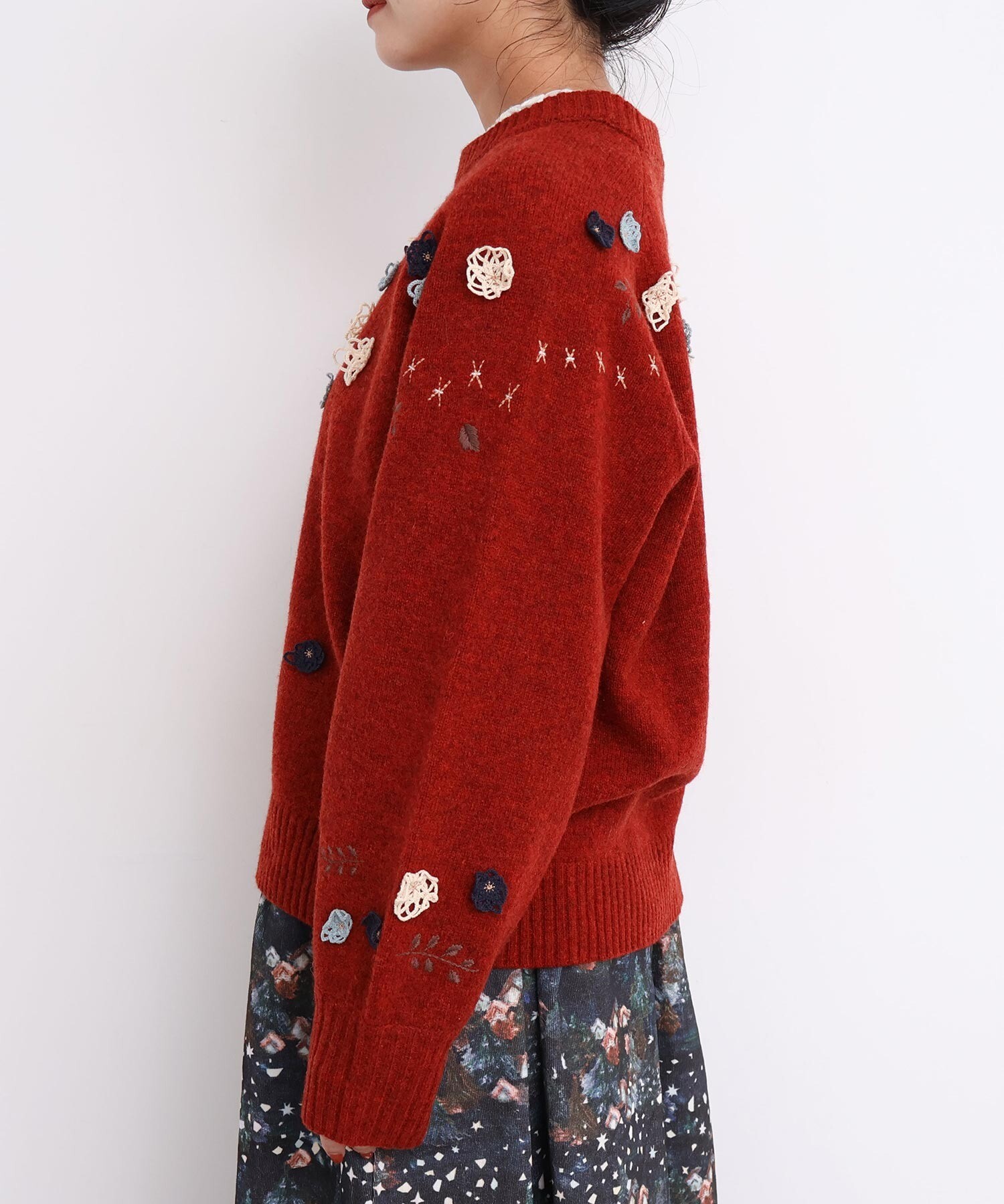 AMBIDEX Store くるくるお花の 求心みたいなニットプルオーバー(F