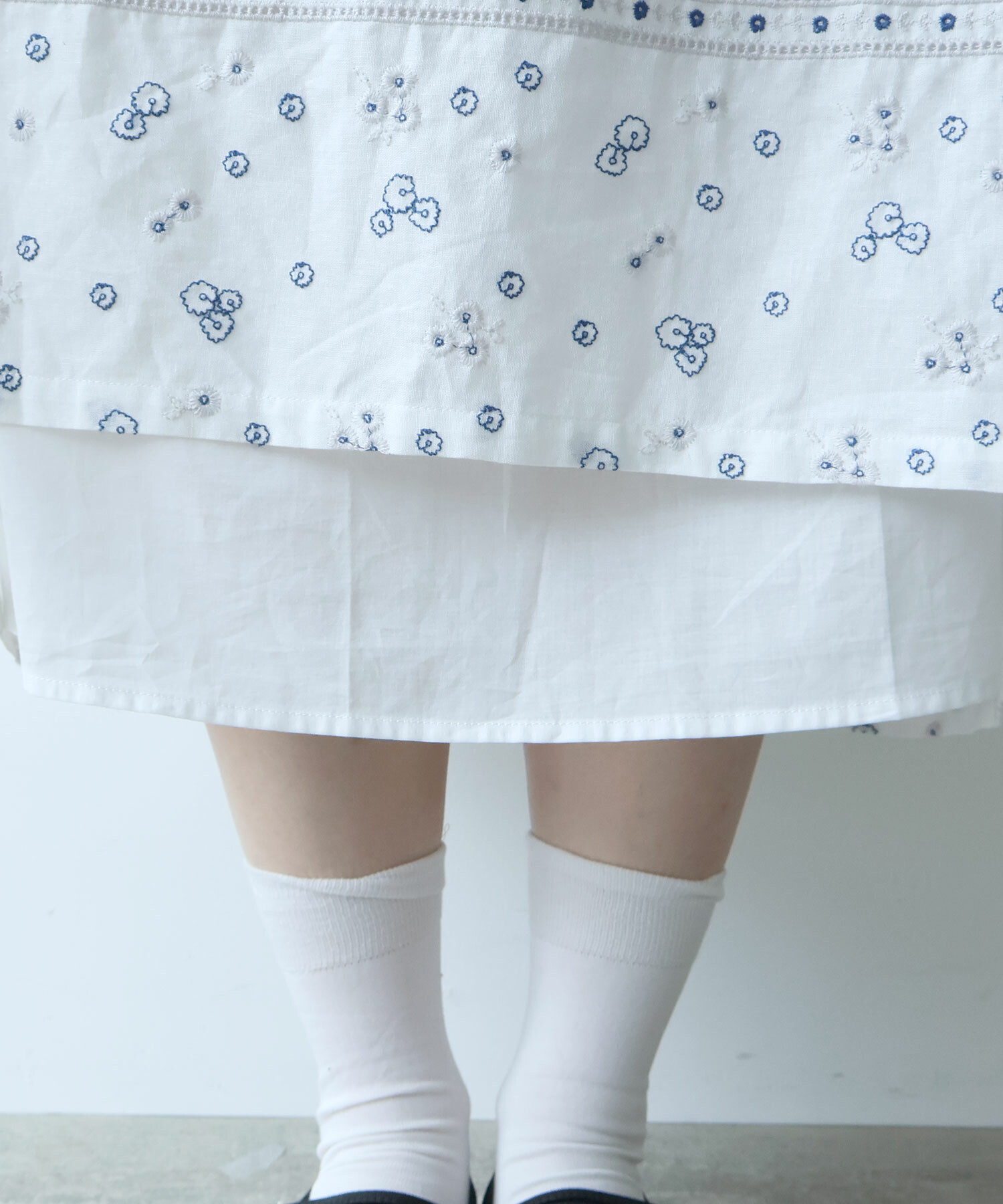 AMBIDEX Store ○ びわ刺繍 ワンピース(F シロ): bulle de savon