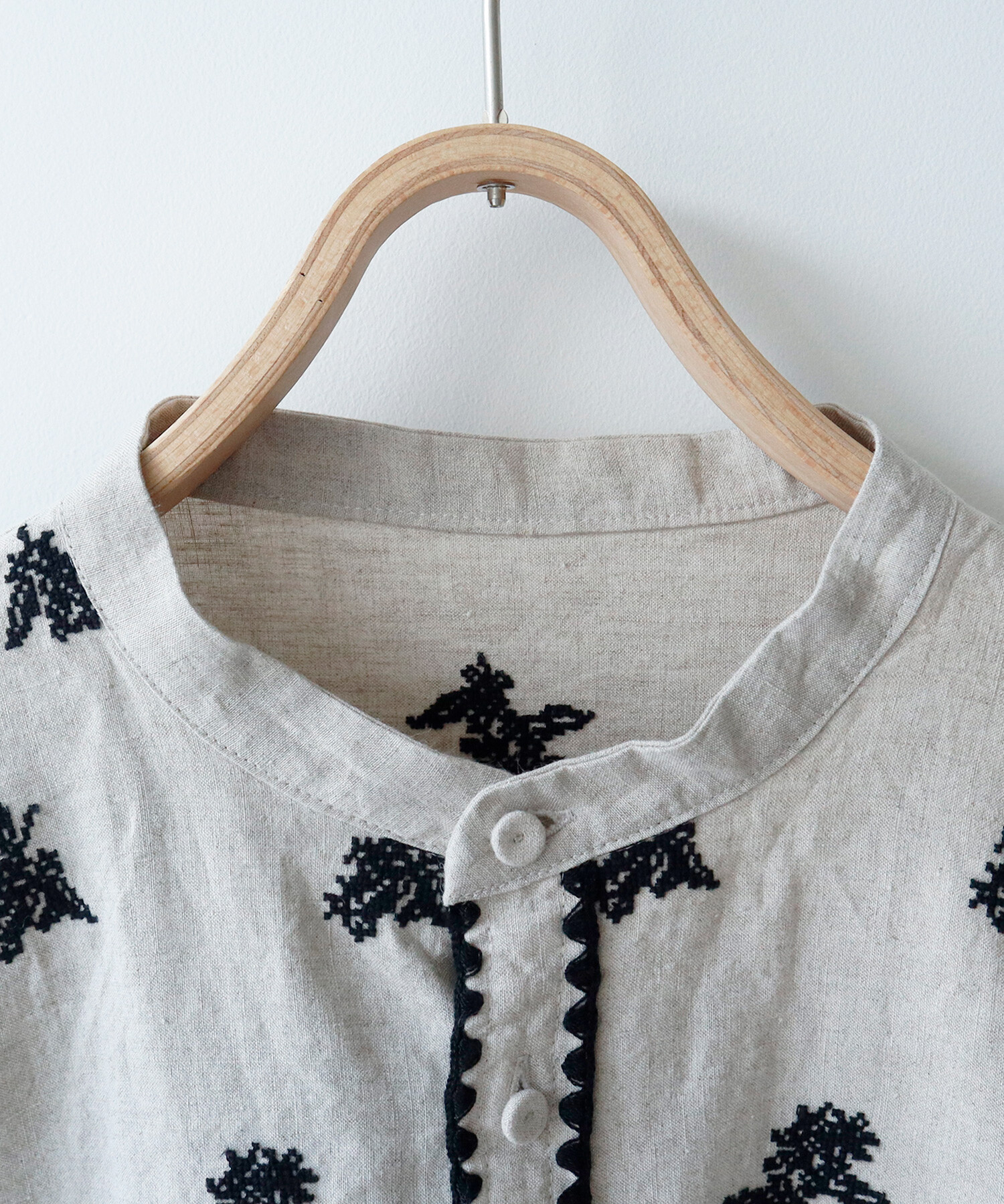 AMBIDEX Store 〇金木犀 embroidery ブラウス(F シロ): Rin international