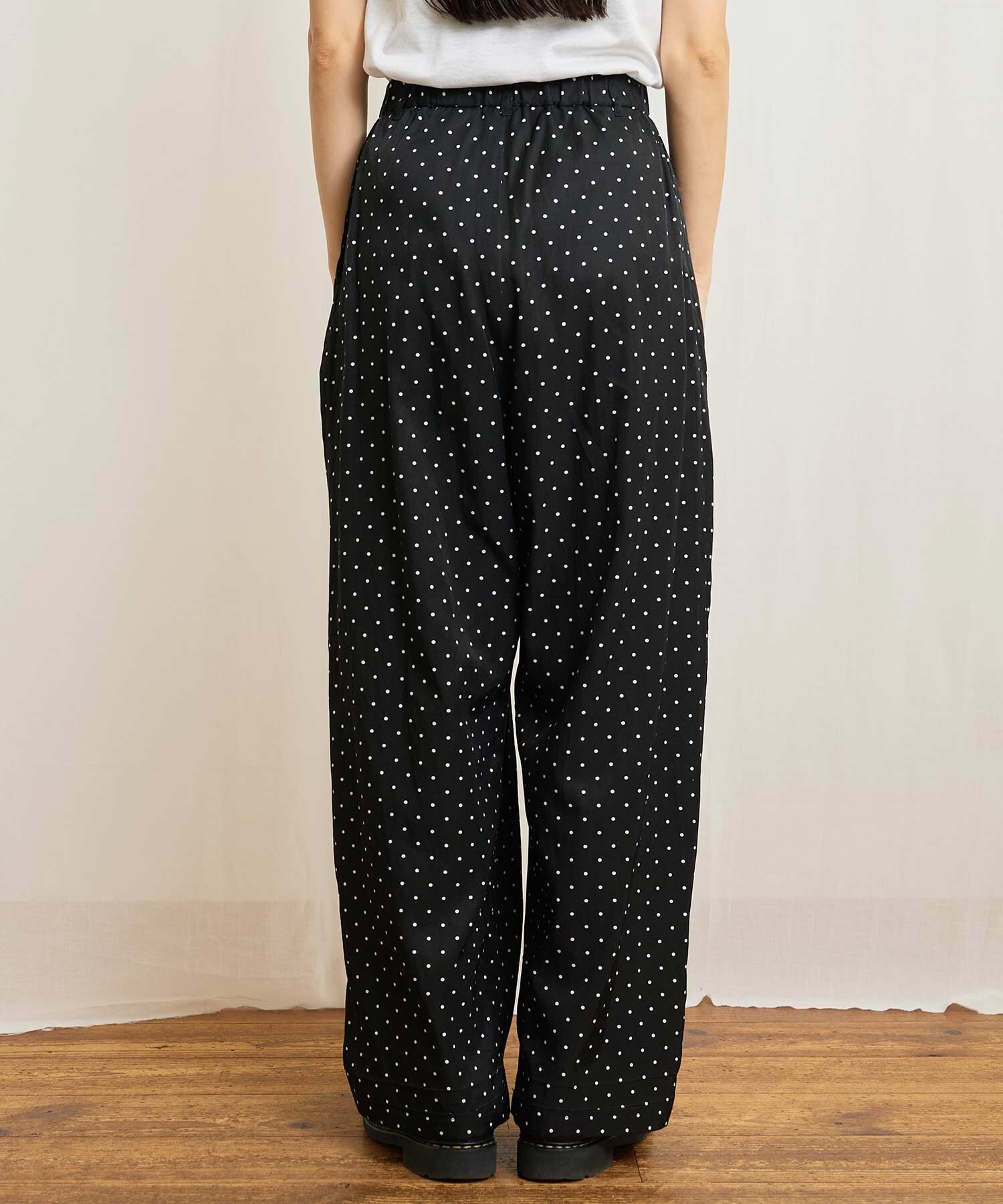 atelier emau アトリエエマウさん黒と白の水玉パンツカジュアルパンツ atelier emau アトリエエマウさん黒と白の水玉パンツカジュアル