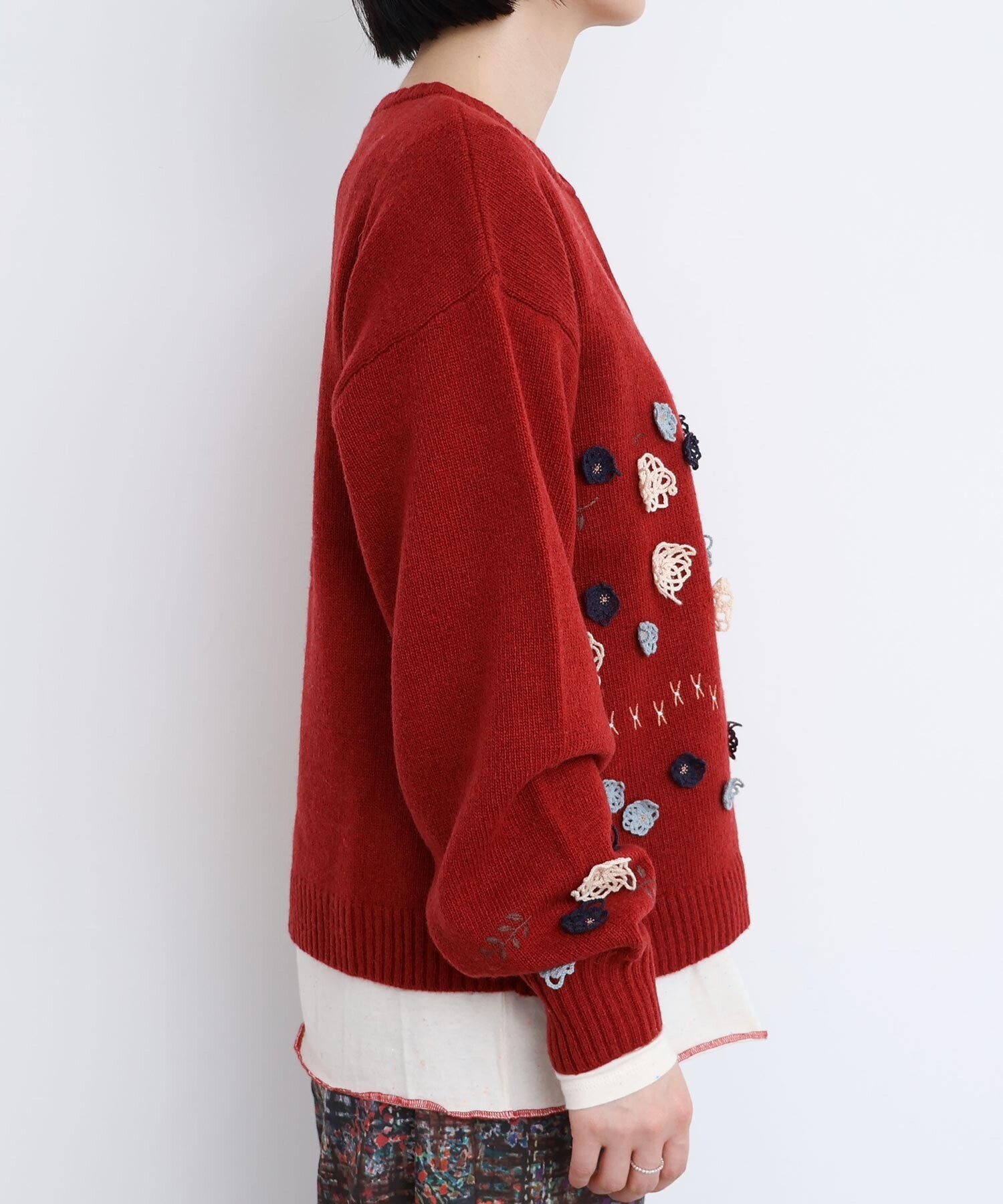 Blueberry Inn 花飾り付き赤カーディガン Blueberry Inn 花飾り付き赤カーディガン