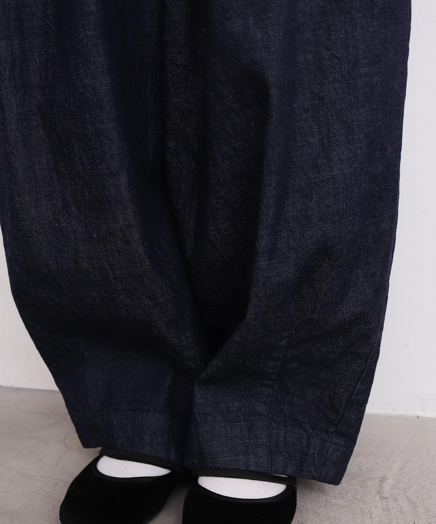 AMBIDEX Store たっぷりタックデニムパンツ (F コン): l'atelier