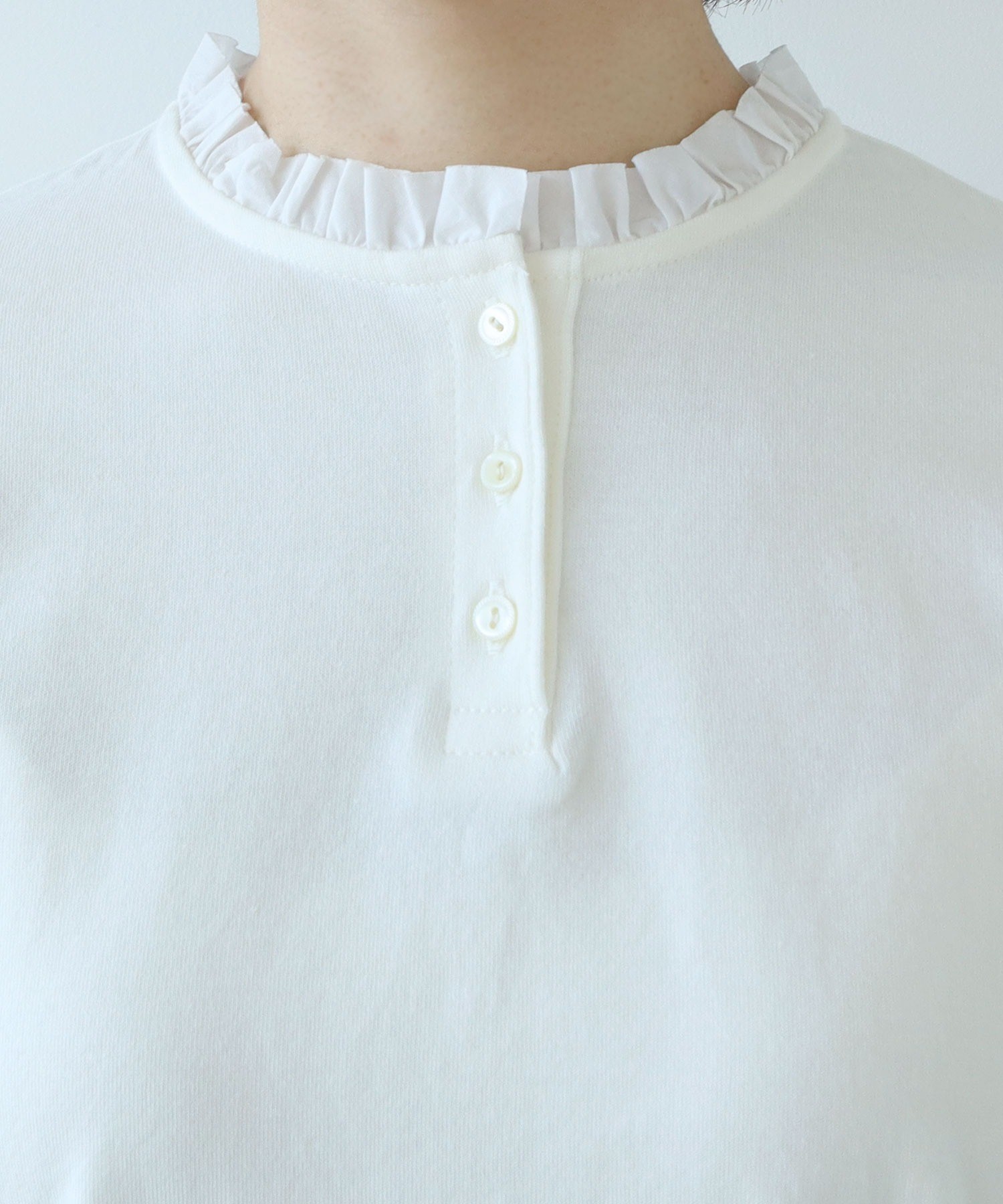 Na+H フリルカットソー Na+H アシンメトリー オフショルダーフリルカットソー