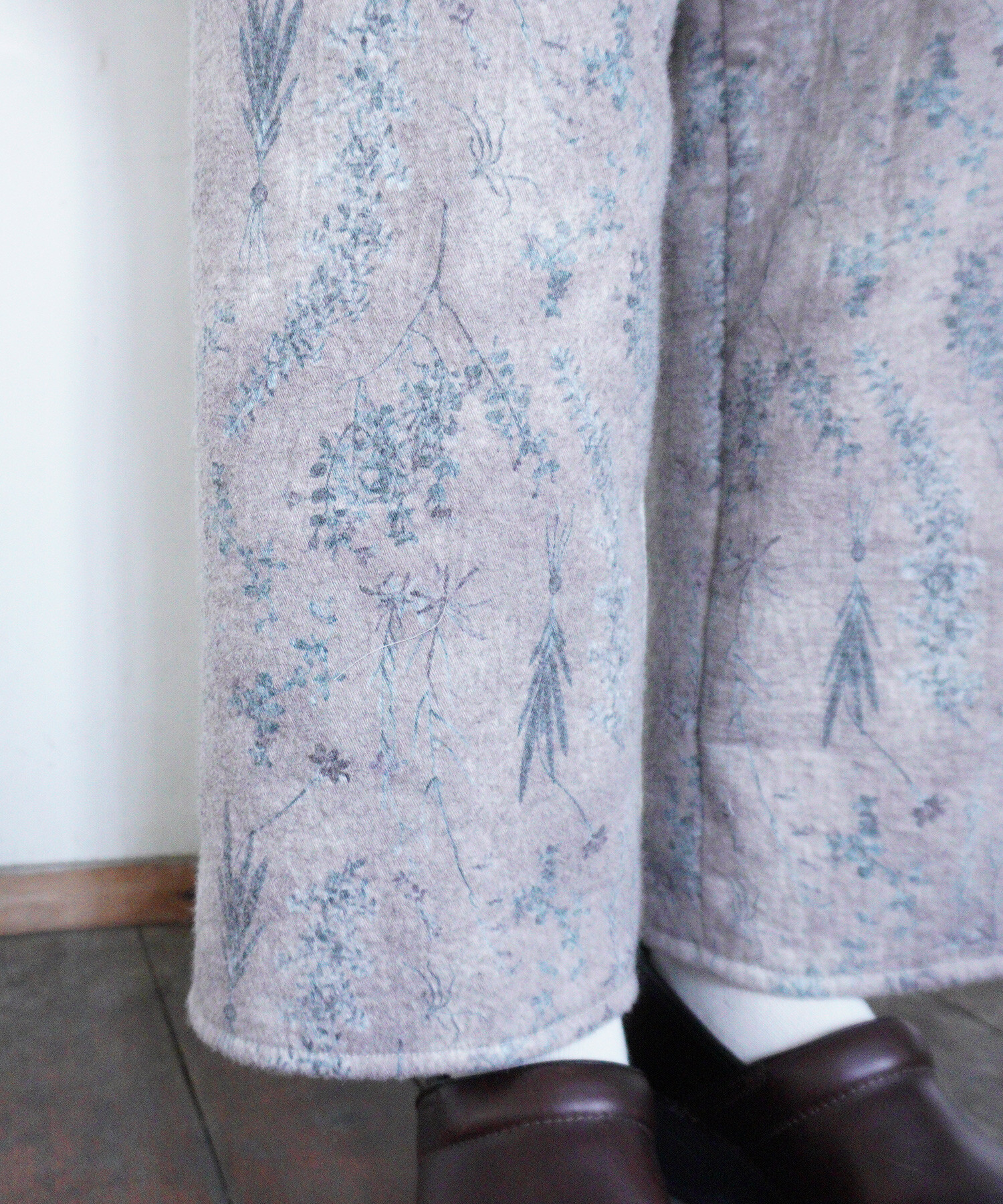 AMBIDEX Store 〇old letter flowers カーブパンツ(F グレー): Rin