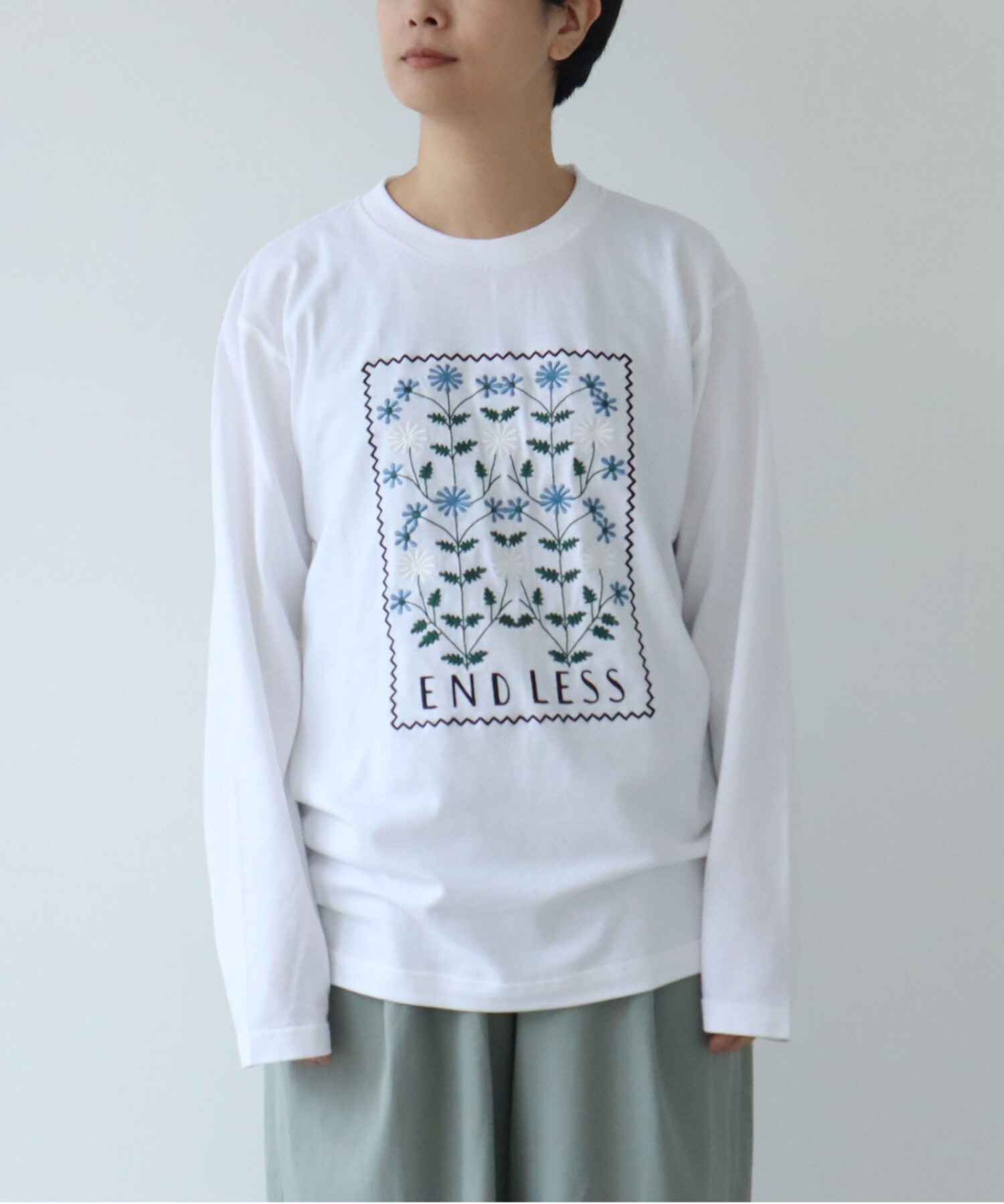 AMBIDEX Store ○【WEB限定】souvenir embroidery 長袖Tシャツ(F シロ