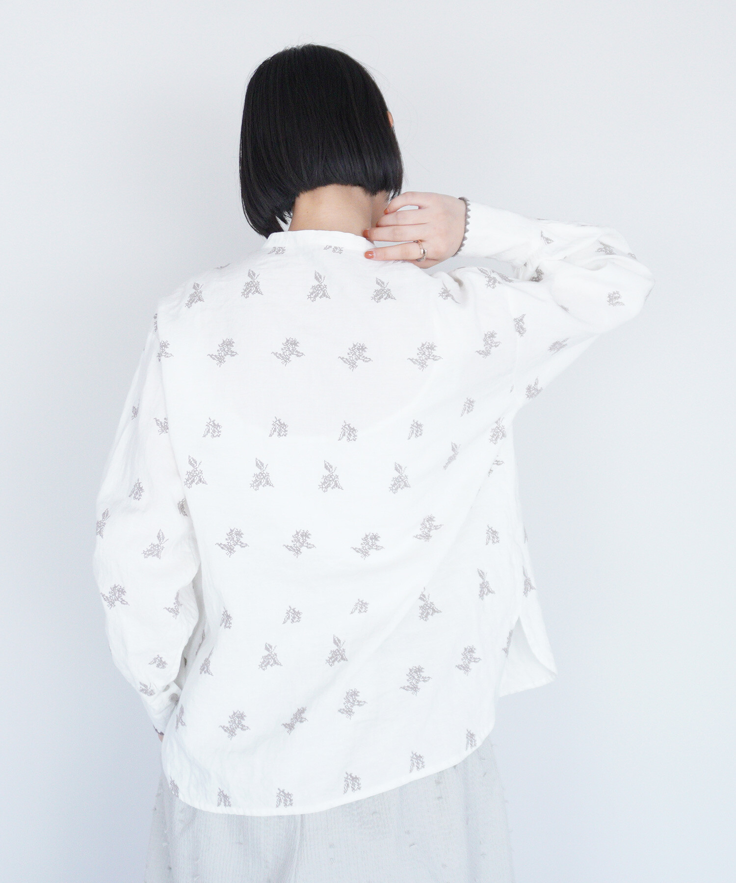 AMBIDEX Store 〇金木犀 embroidery ブラウス(F シロ): FLAT-cic