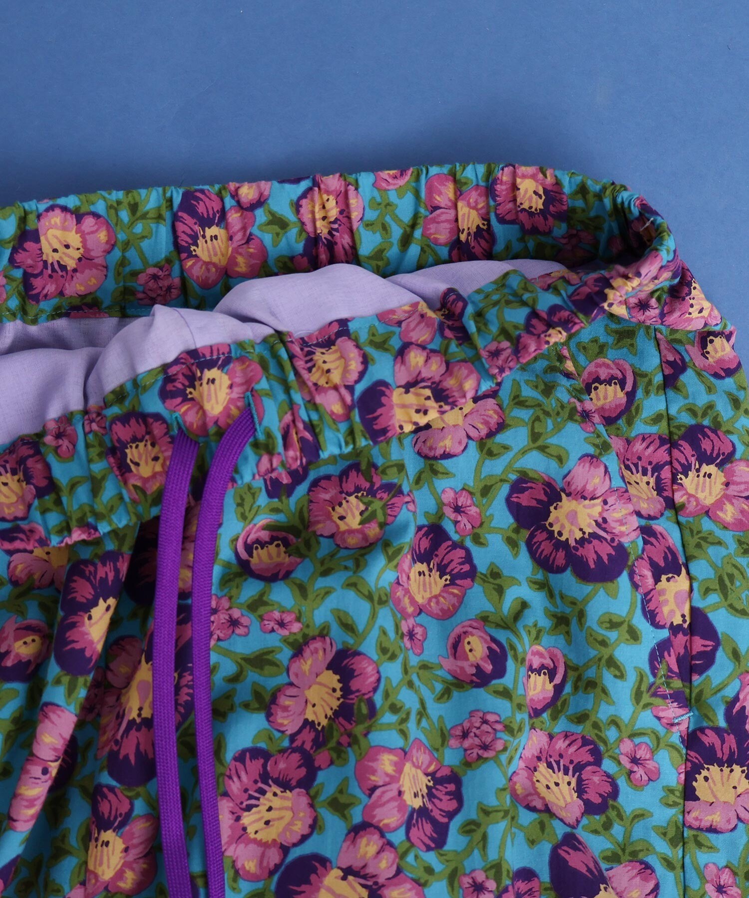 AMBIDEX Store Arctic Flower スリットパンツ(F チャコールグレー): l