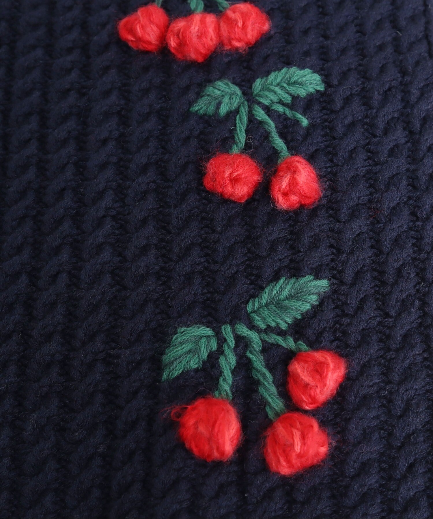 ※チェリー刺繍はこちらが正しい配色です。