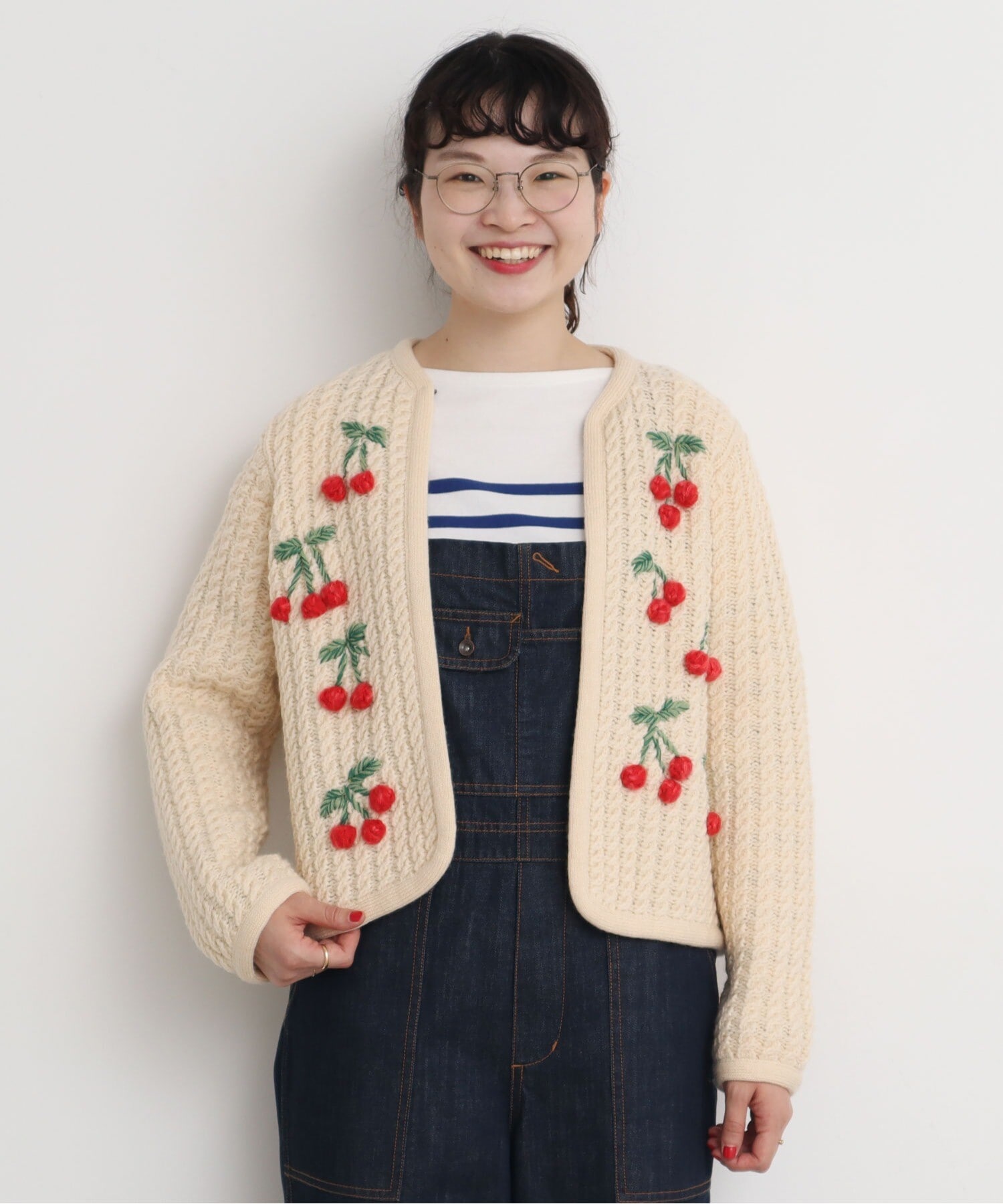 モデル 160cm ※チェリー刺繍はこちらが正しい配置と配色です。