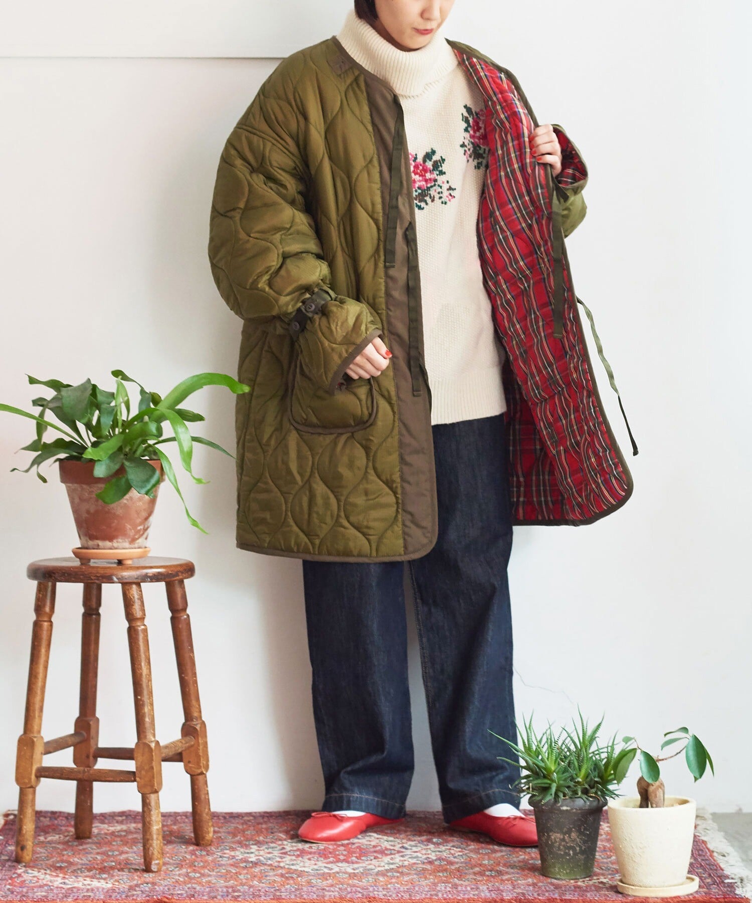 モデル 156cm 衿が小さくなります。衿の詳細画像をご参照ください。
