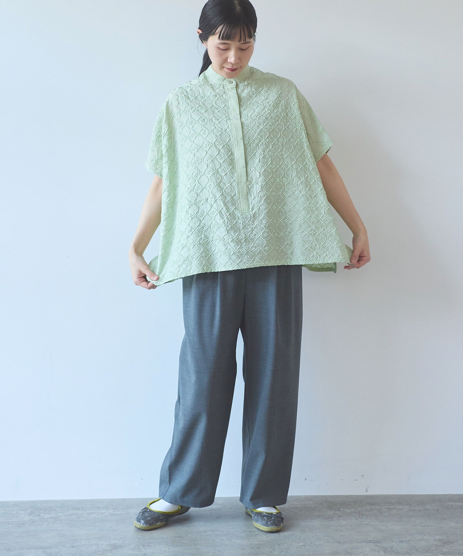 AMBIDEX Store 単色刺繍 squareブラウス (F クロ): yuni