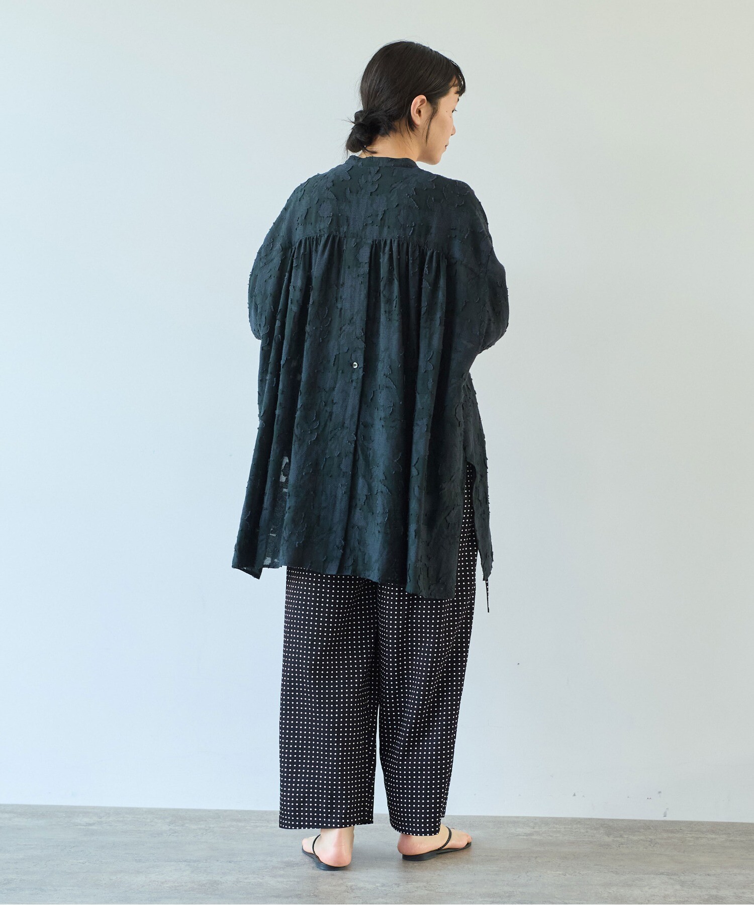 完売品　24SS イエナ シアープリーツブラウス　立体フリル　ジャカード　黒　F 完売品 24SS イエナ シアープリーツブラウス 立体フリル ジャ