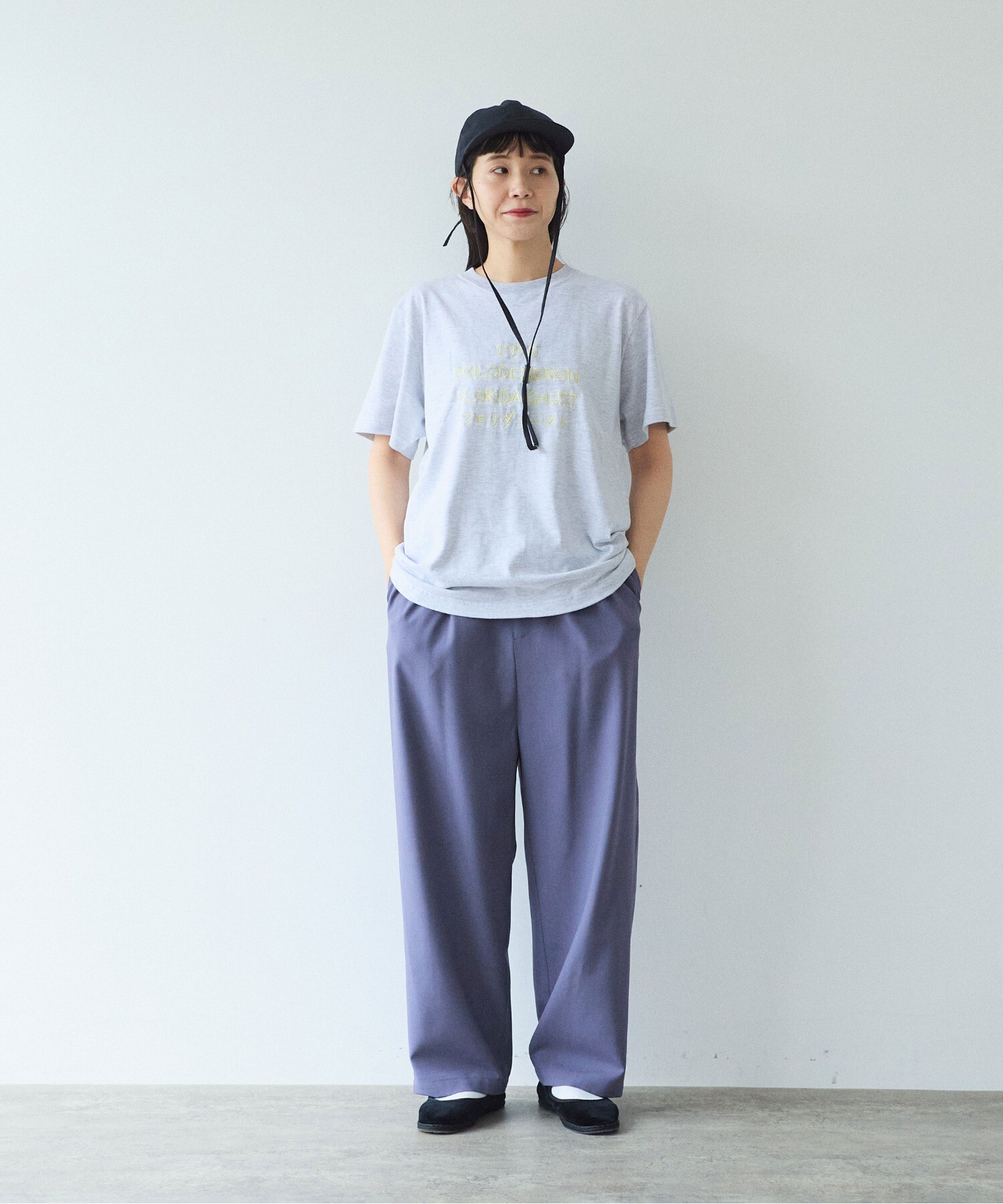 nulelu商品になります。 AMBIDEX Store PHILODENDRON embroidely Tシャツ(F シロ): yuni