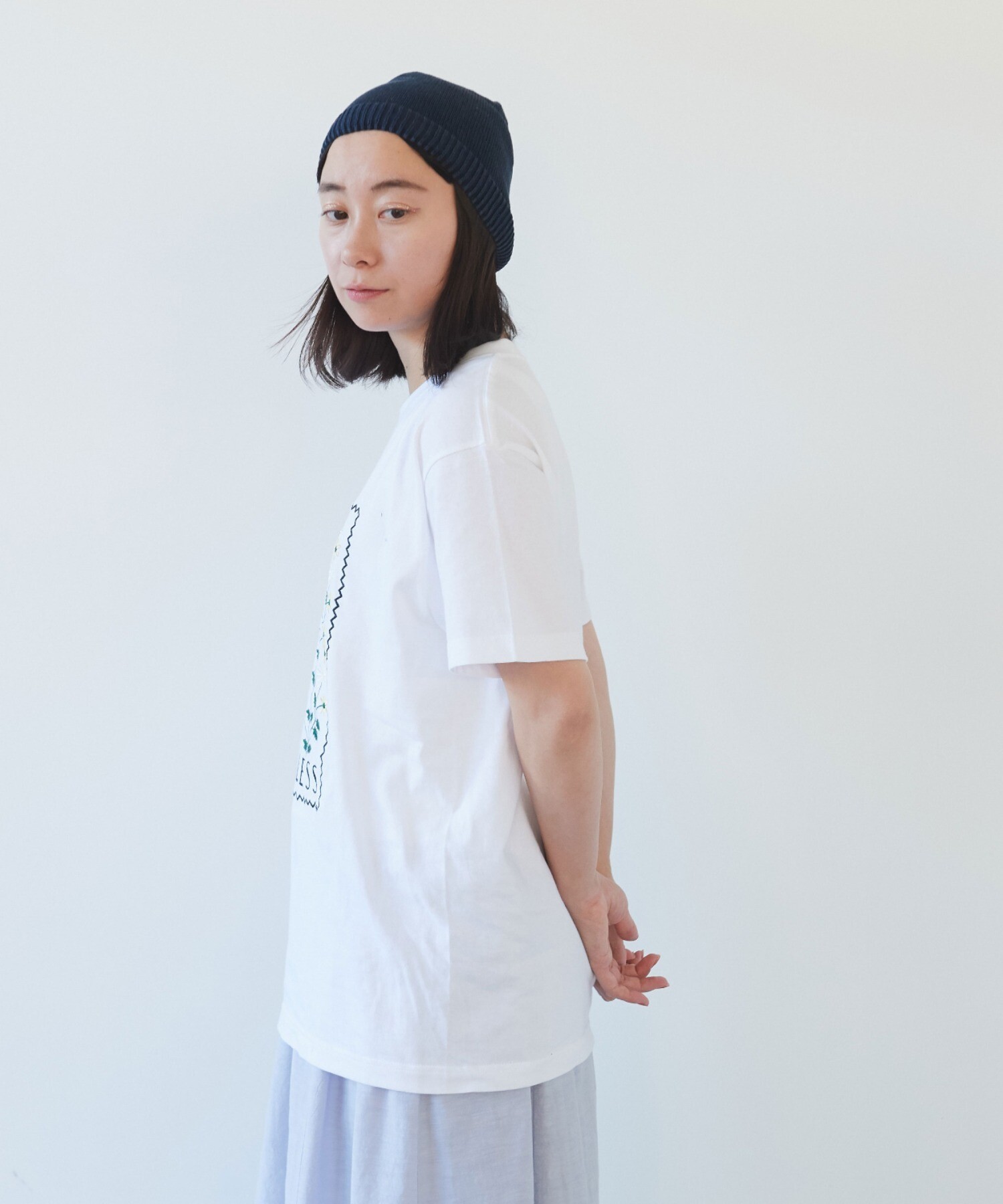 AMBIDEX Store ○souvenir embroidery Tシャツ(F シロ): yuni