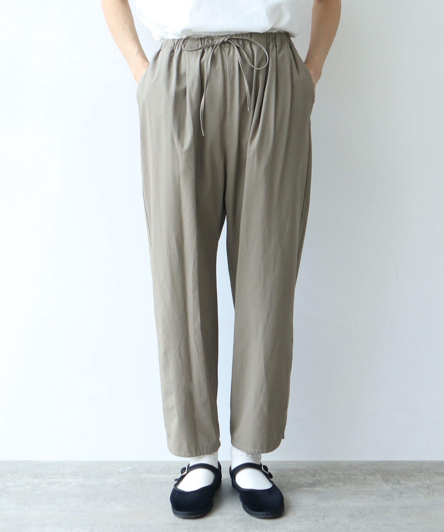 AMBIDEX Store 80/2強撚Cギャバ ベントヘムパンツ(S クロ): yuni AMBIDEX Store 80/2強撚Cギャバ ベントヘムパンツ(S クロ): yuni