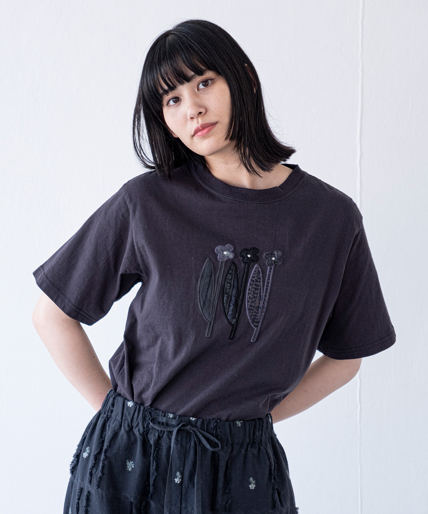 イラスト購入専用ページ AMBIDEX Store 【予約販売】〇bloom'applique Tシャツ(F