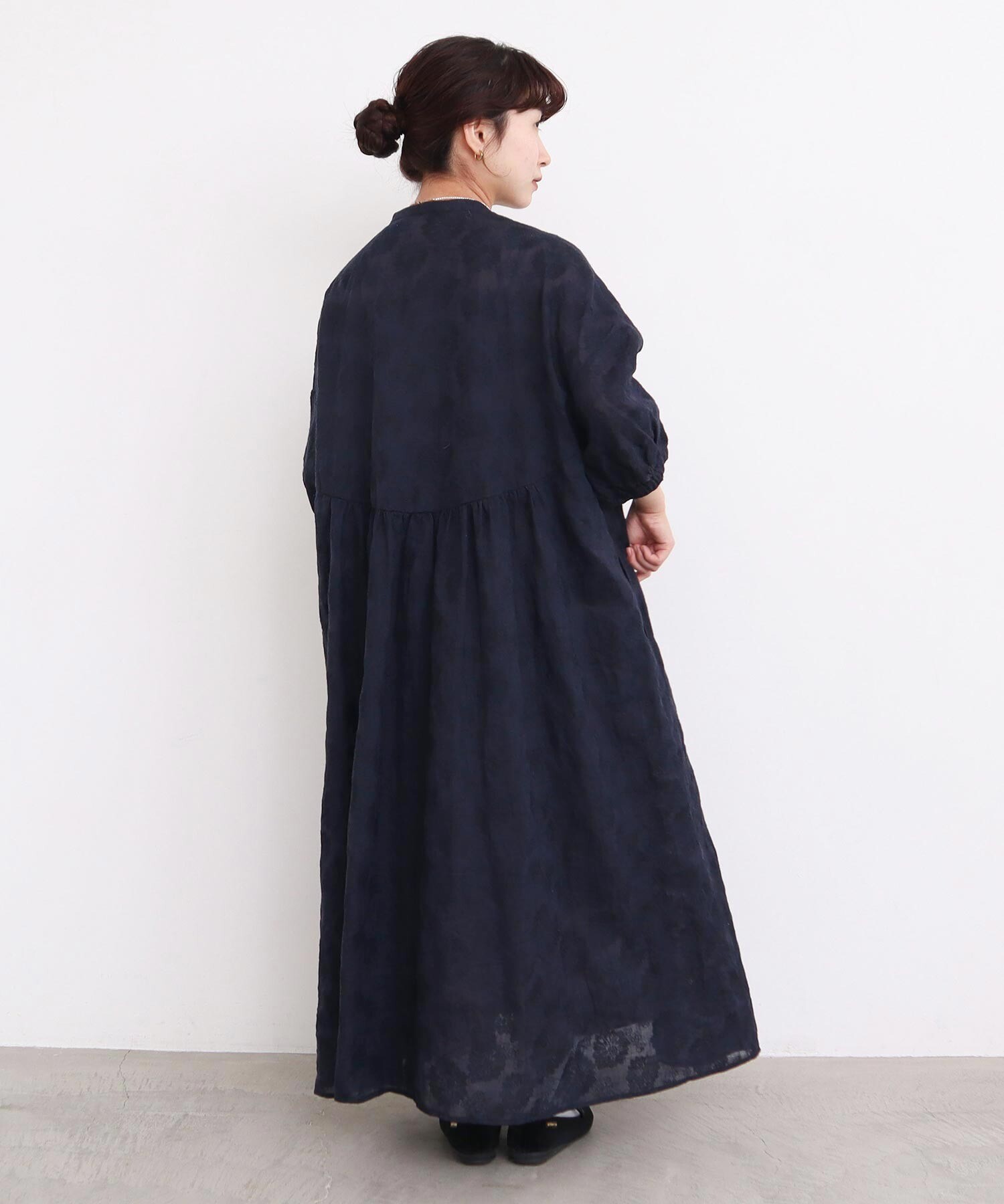 AMBIDEX Store 【予約販売】〇線画のお花ラミー刺繍 ワンピース