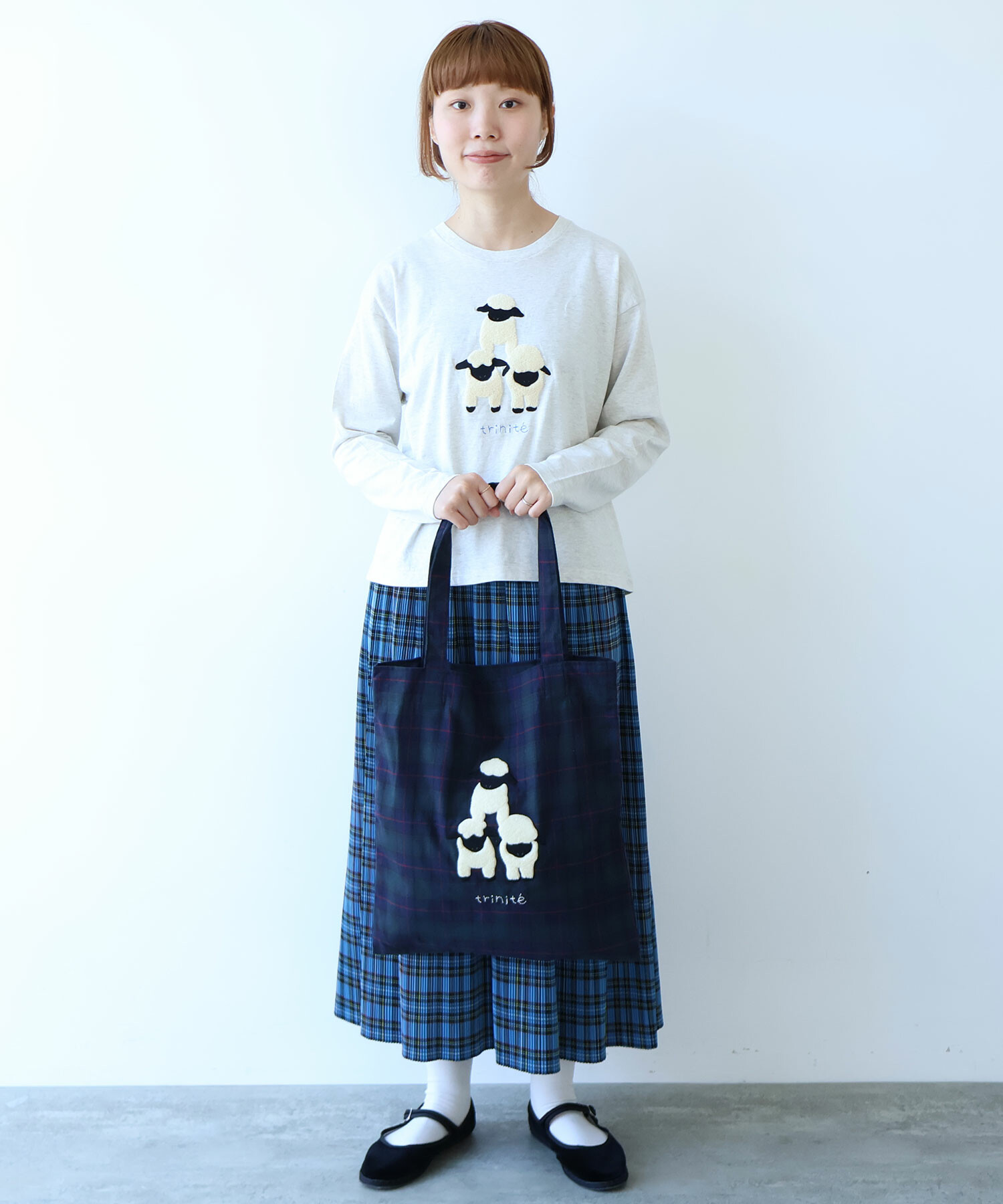 tさま専用ページ AMBIDEX Store ○ ひつじ刺繍 Tシャツ(F オートミール): bulle