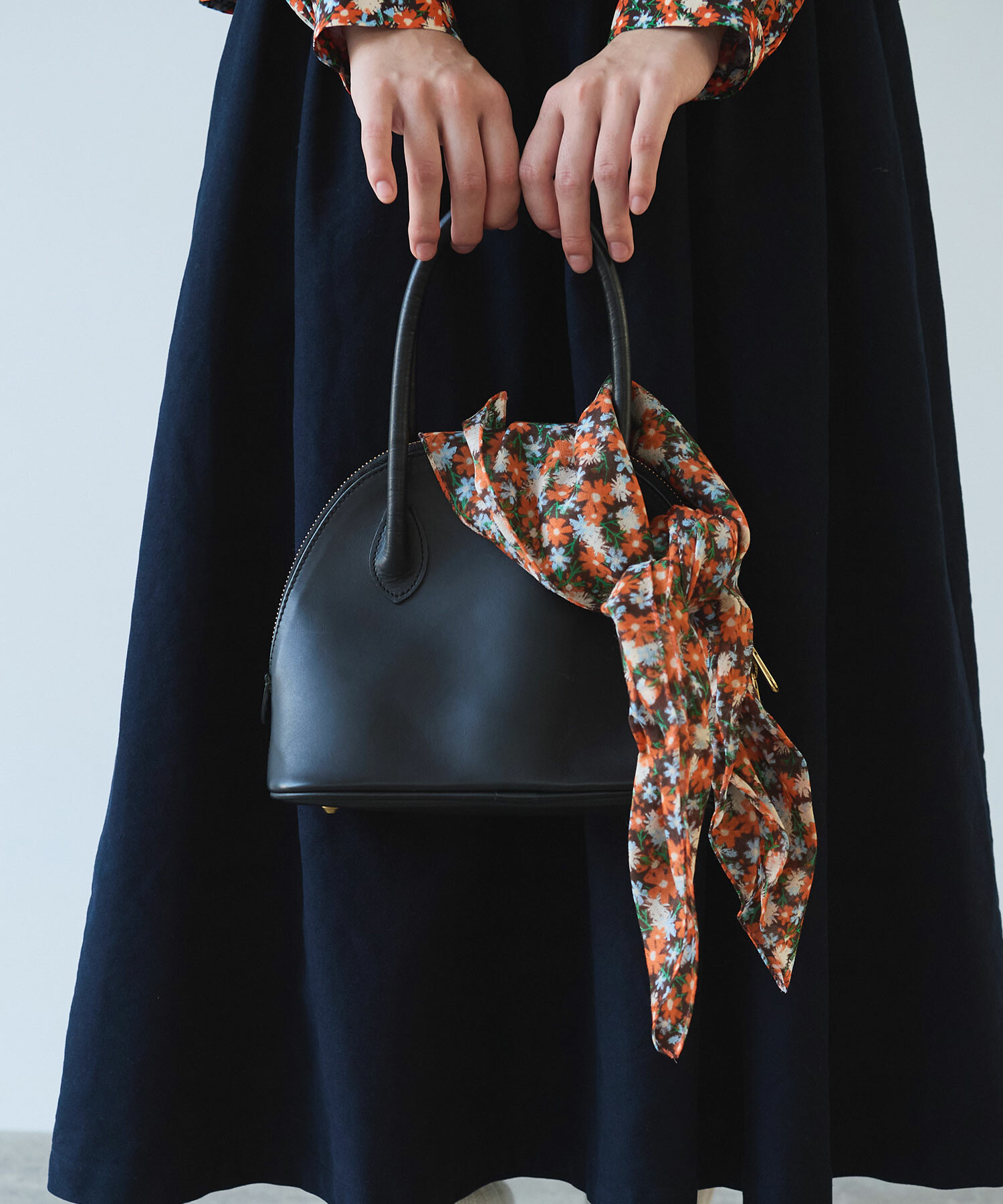 ✴️Fendi スカーフ 花 マダムの館 グリーン×オレンジ 未使用 フェンディ FENDI FENDI スカーフ WRAPPY ラッピー FXT011 AUMA