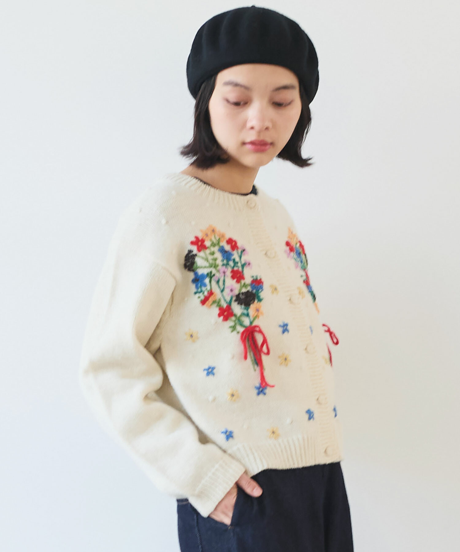AMBIDEX Store △〇 ペルーハンドニット ブーケ刺繍 カーディガン(F
