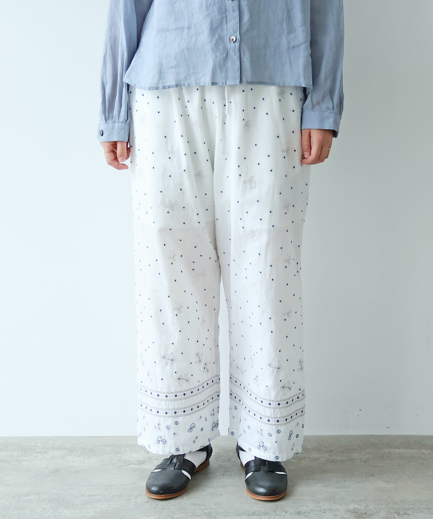 AMBIDEX Store ○ びわ刺繍 パンツ(F シロ): bulle de savon