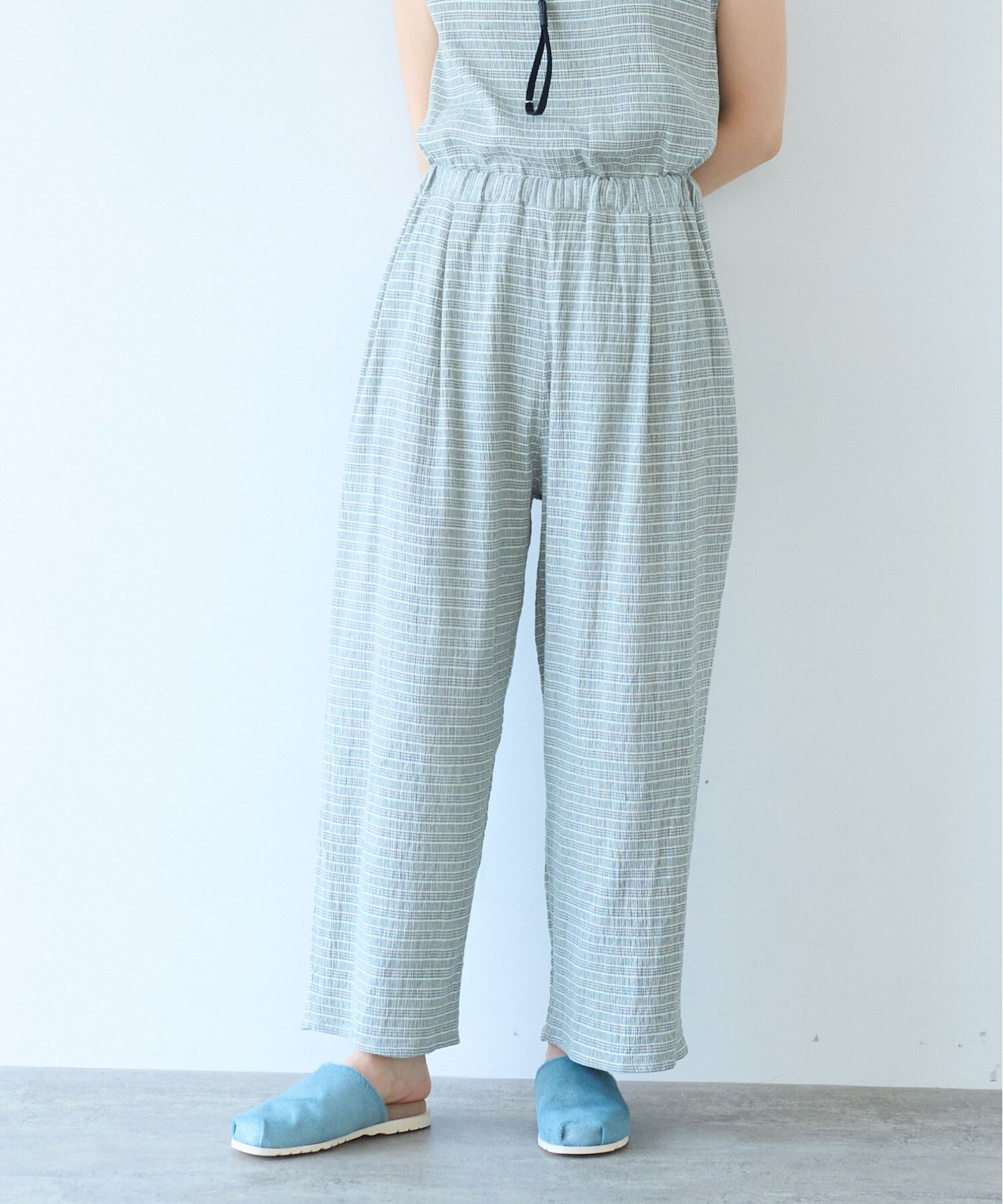 BEBE ONLINE STORE｜6分丈裾恐竜柄パンツ(100~160cm) | Rakuten