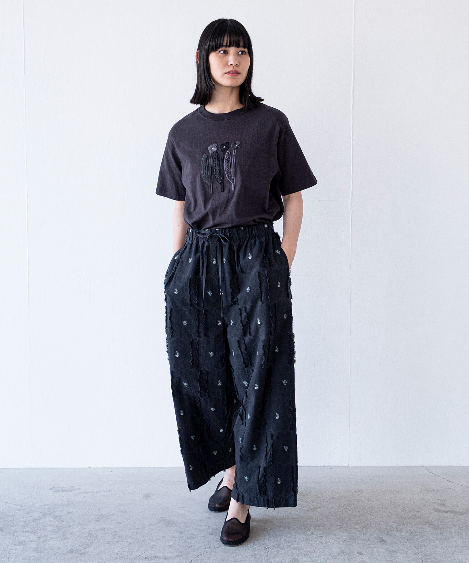 ちゃむページ AMBIDEX Store 【予約販売】〇bloom'applique Tシャツ(F