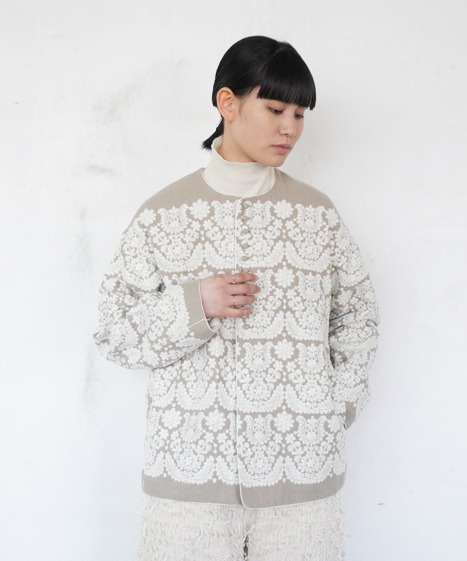 AMBIDEX Store 〇irasos embroidery オーバージャケット(F ベージュ